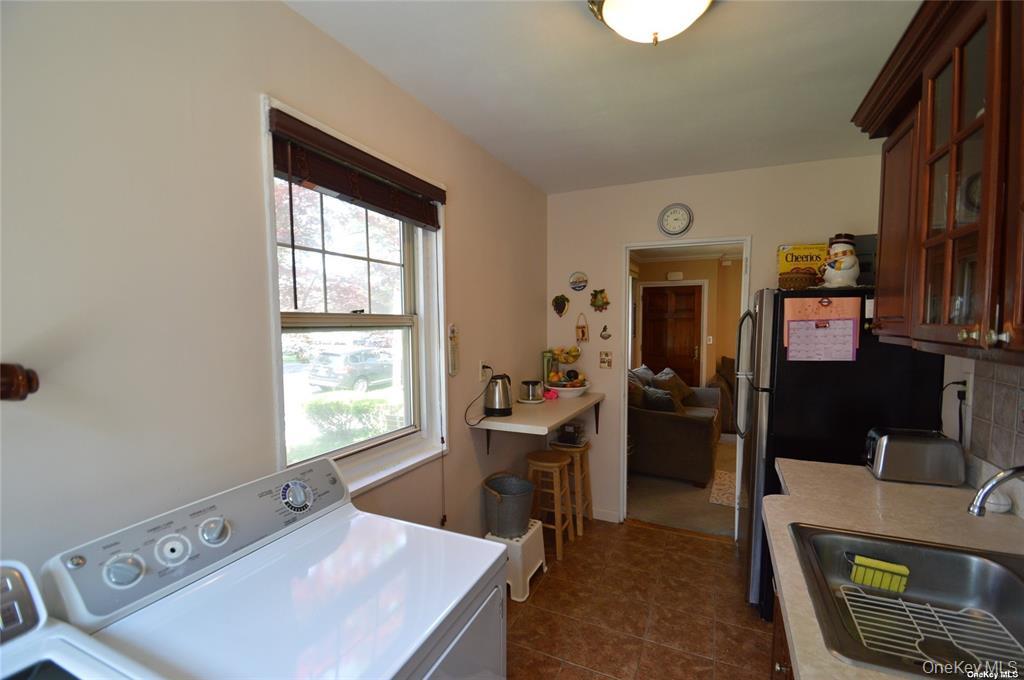 251-34 61st Avenue, Unit 1 photo 9