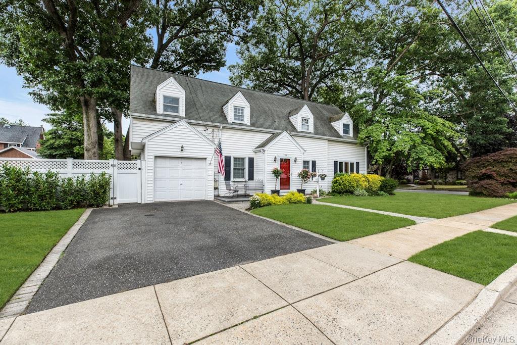 128 Stuart Street – For Sale photo 2