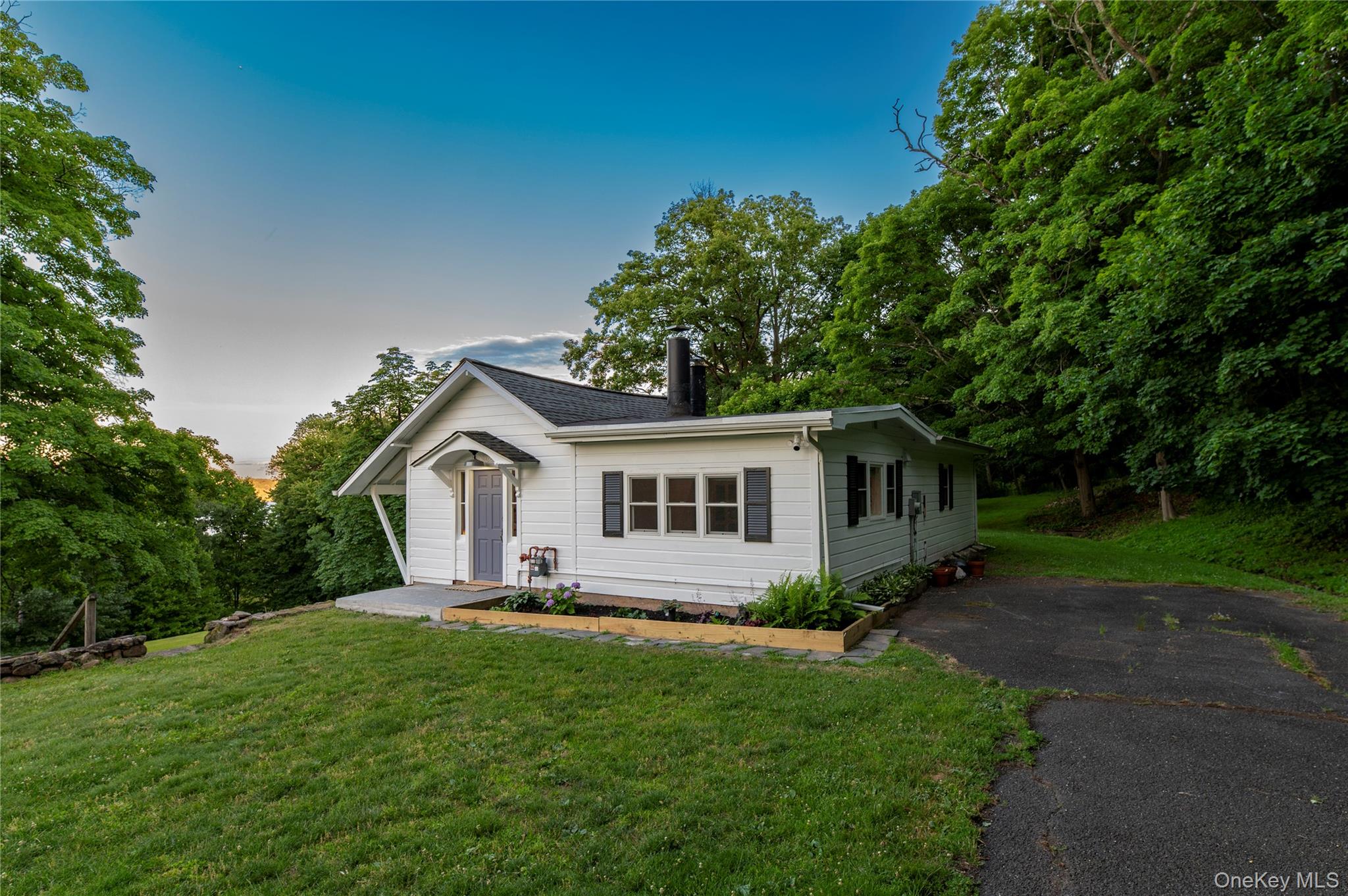 34 Old Mountain Road S – For Sale photo 40