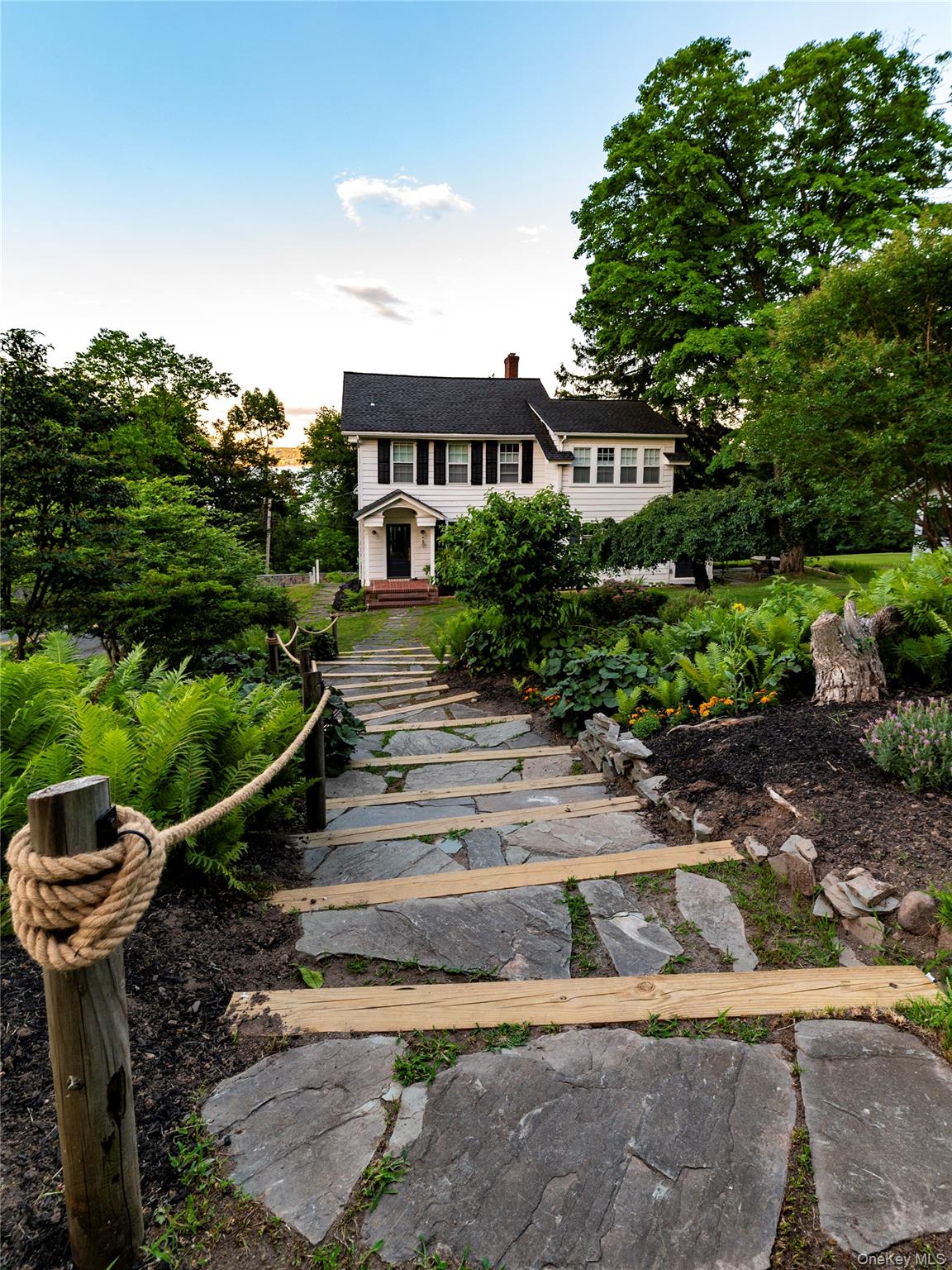 34 Old Mountain Road S – For Sale photo 3