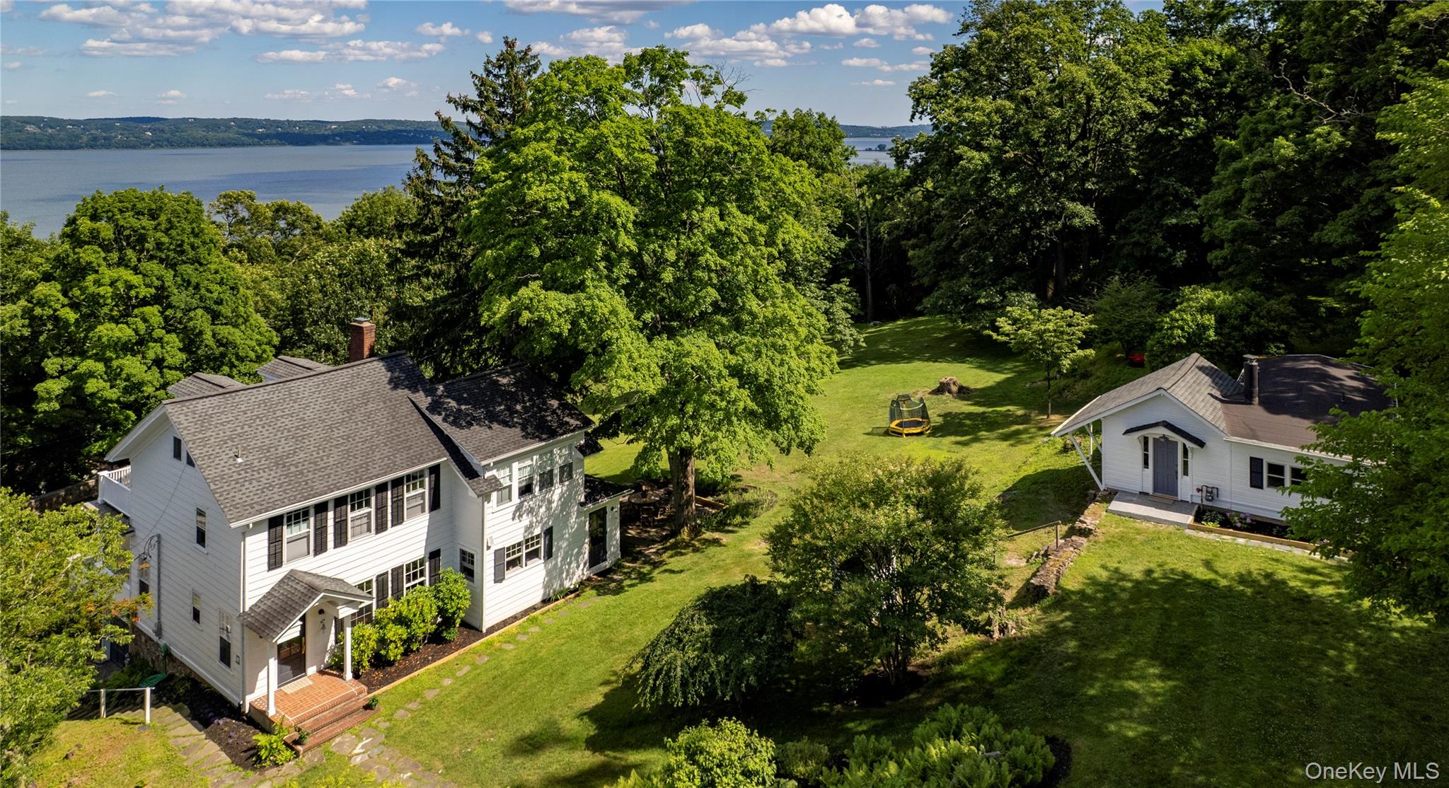34 Old Mountain Road S – For Sale