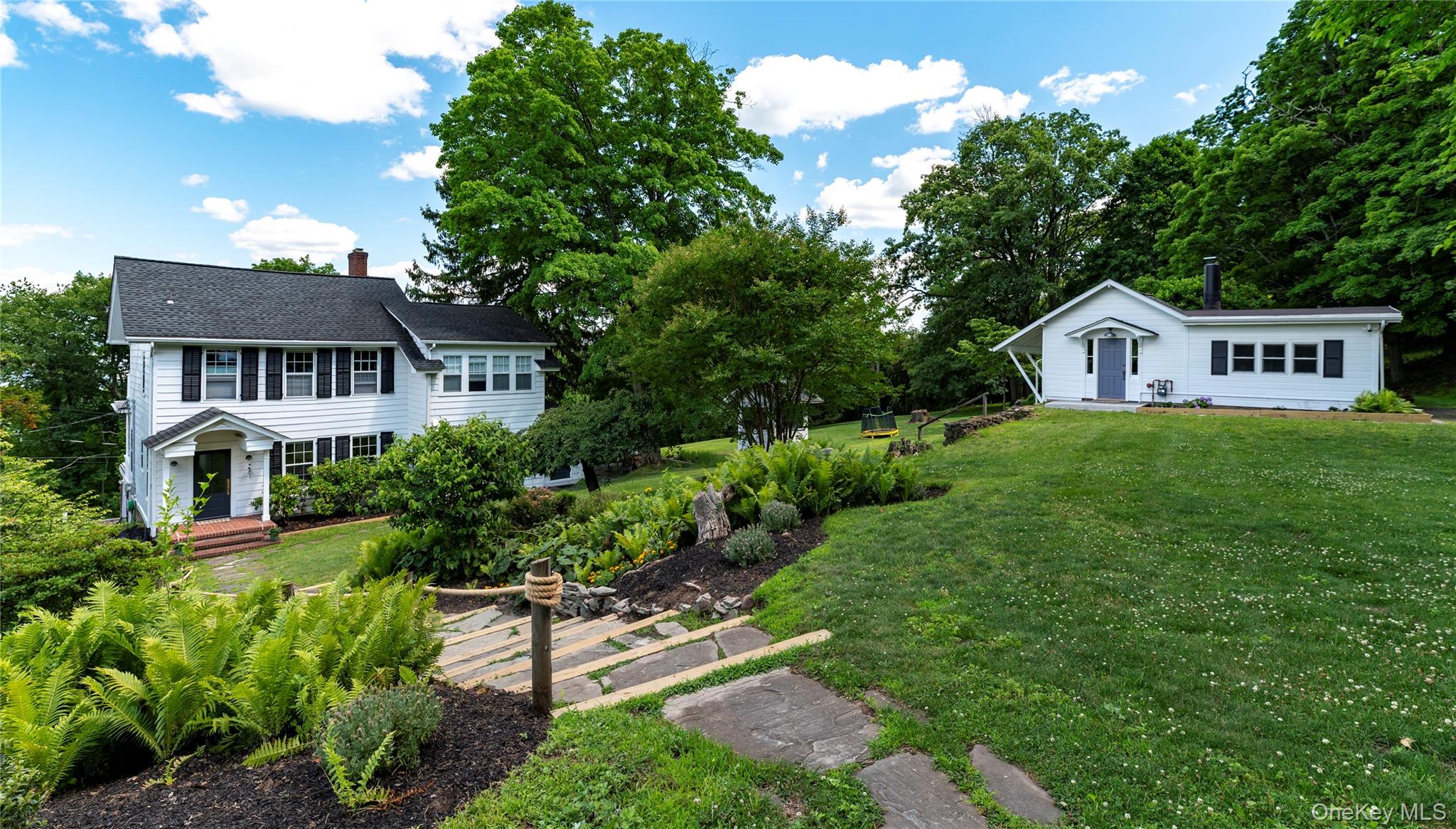 34 Old Mountain Road S – For Sale photo 2
