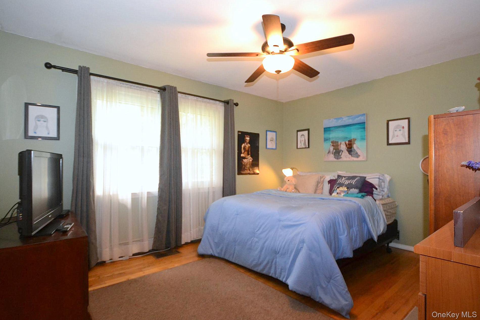 5 Radio Avenue – For Sale photo 10