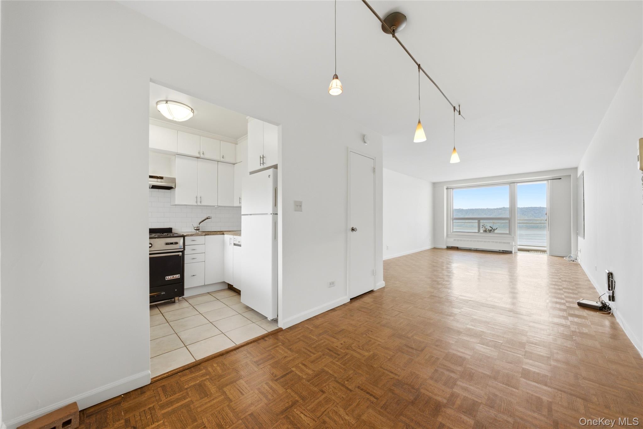 2575 Palisade Avenue, Unit 11J photo 3