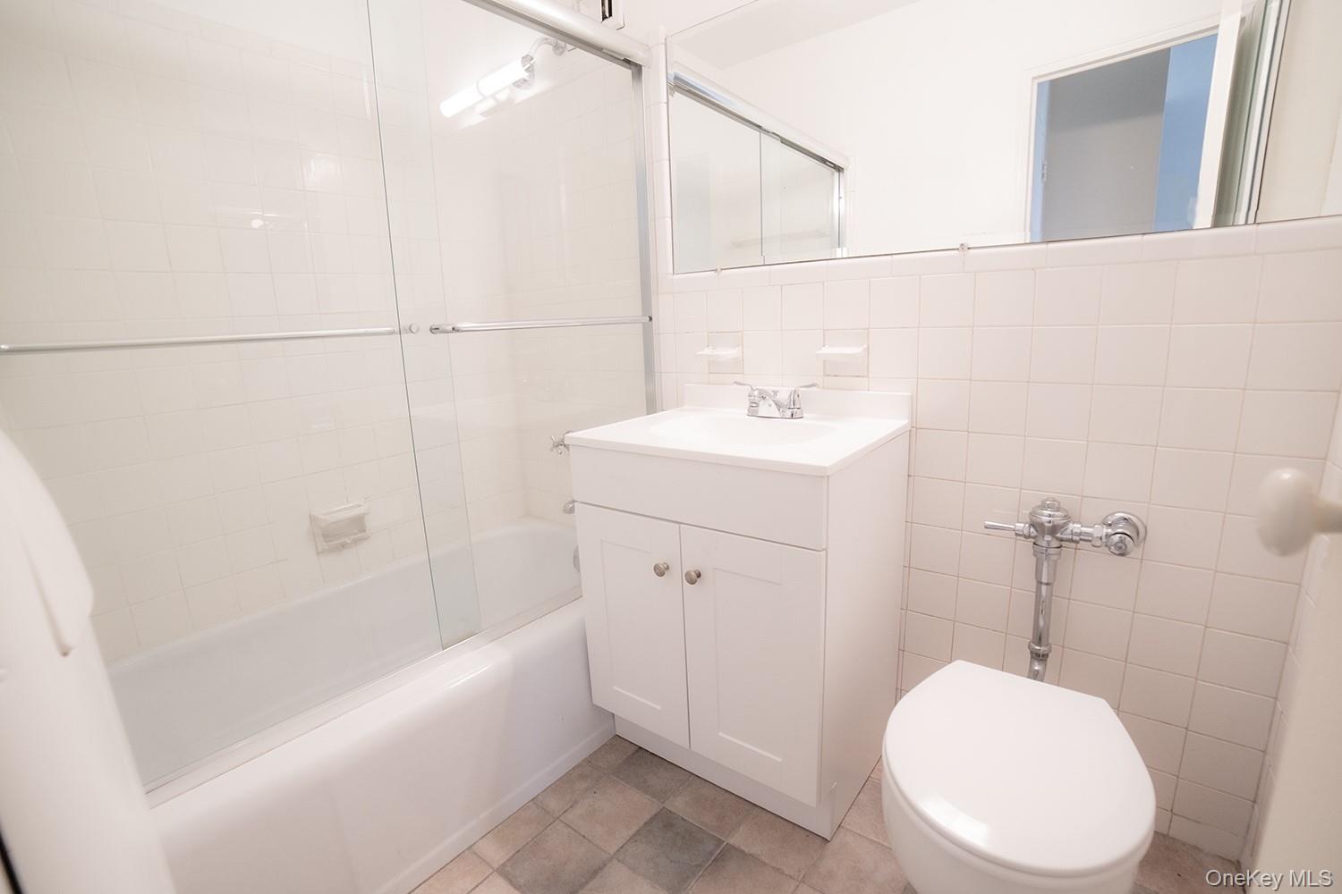 2575 Palisade Avenue, Unit 11J photo 7