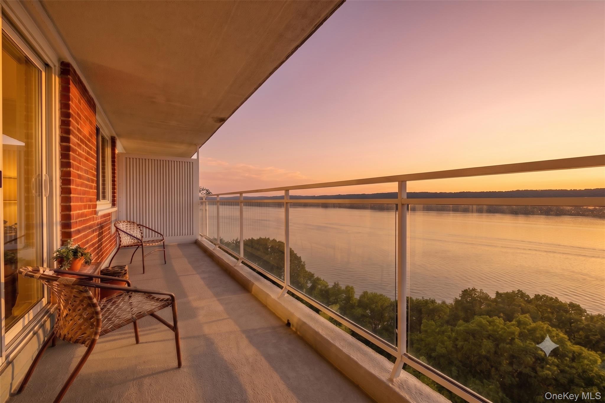 2575 Palisade Avenue, Unit 11J