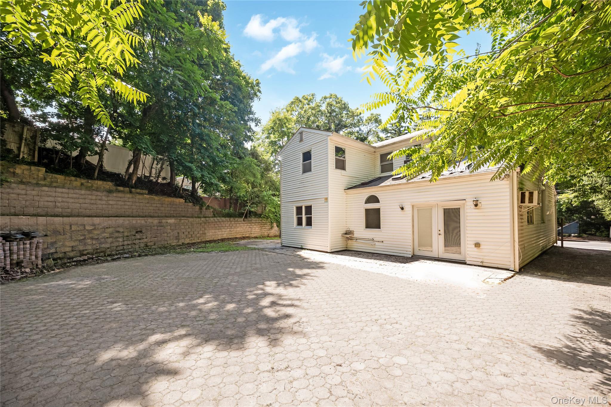 216 Woodbury Road – For Sale photo 6