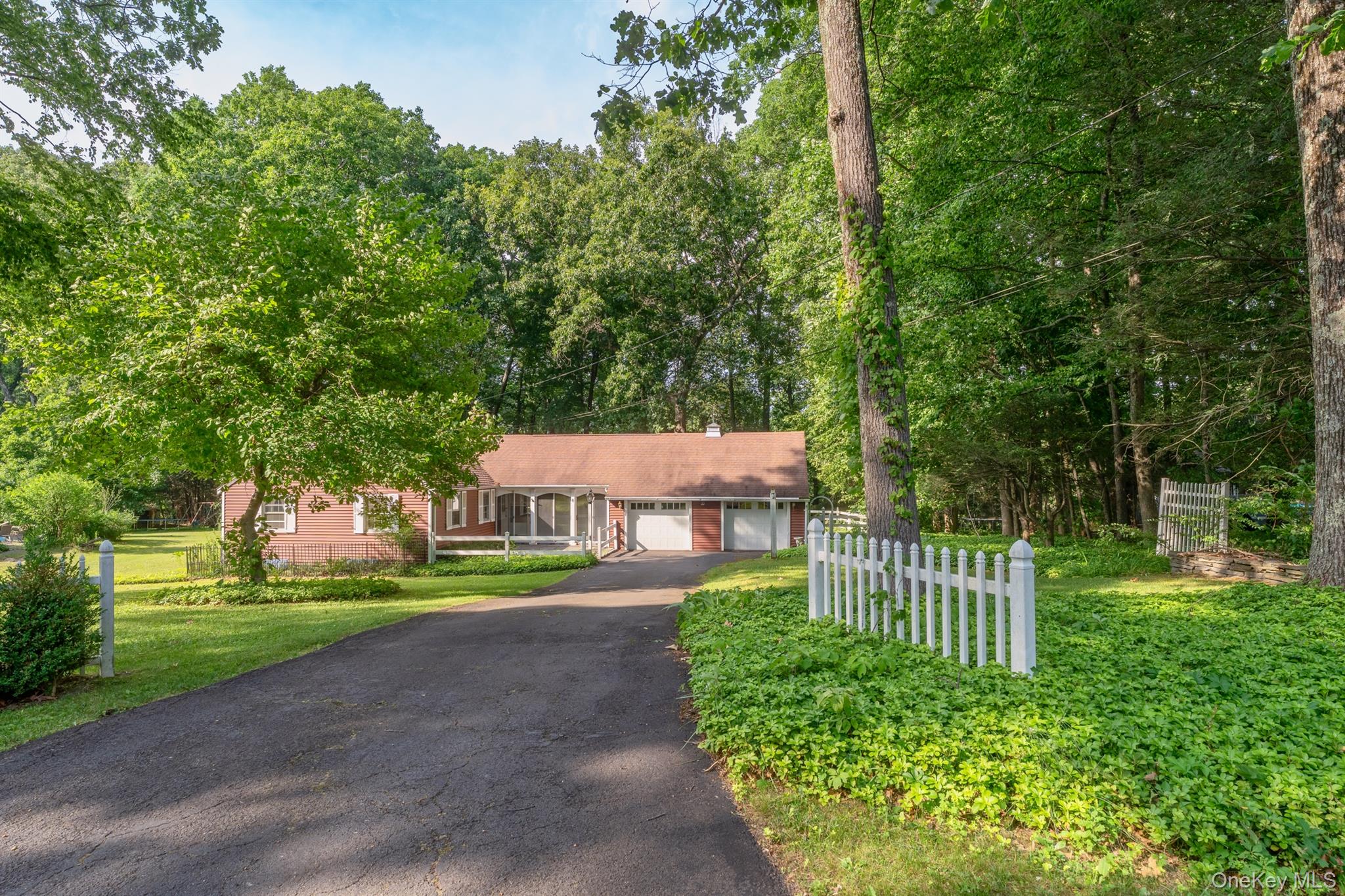 8 Carroll Street – For Sale