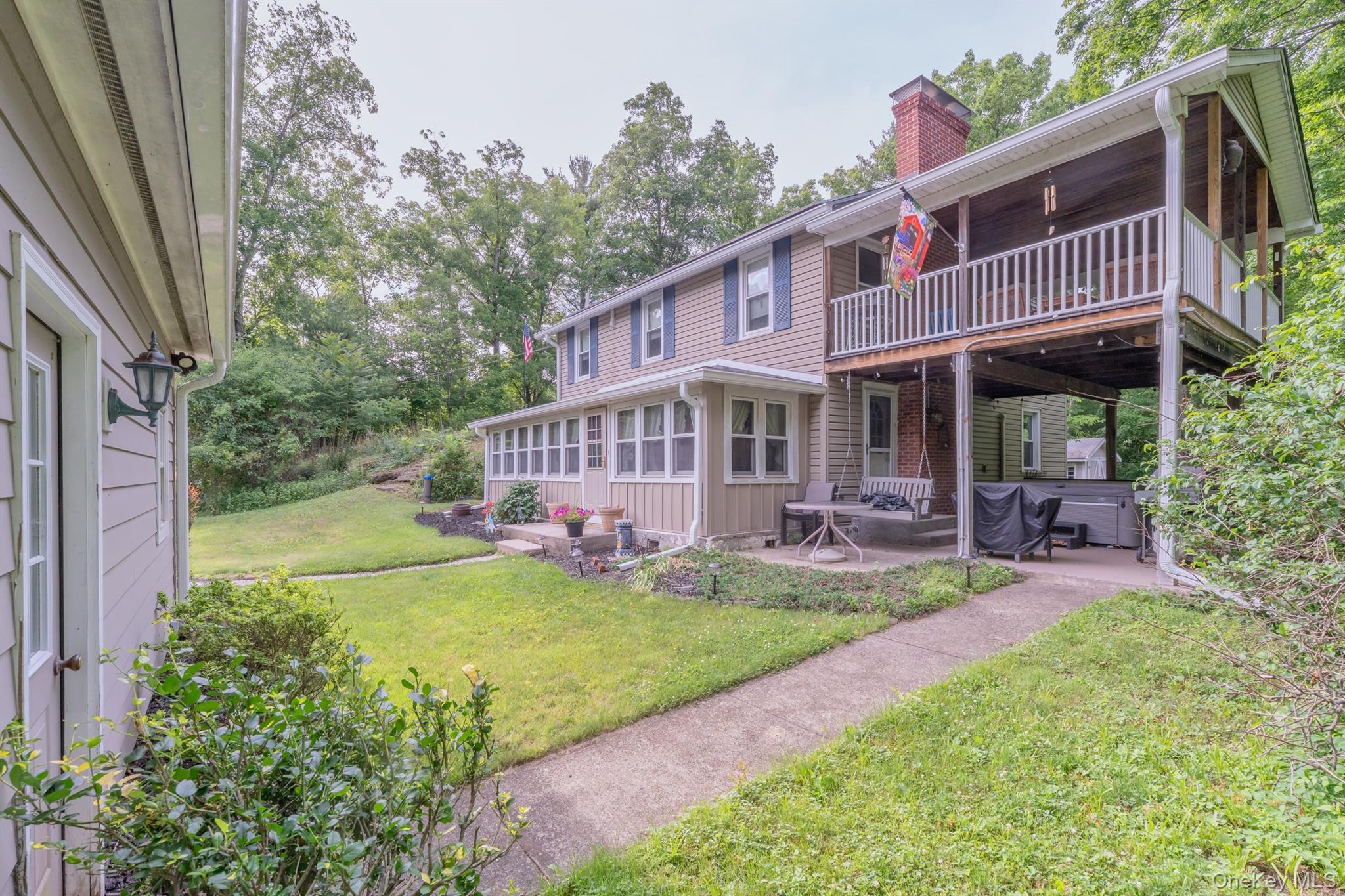 542 Blue Mountain Road – For Sale