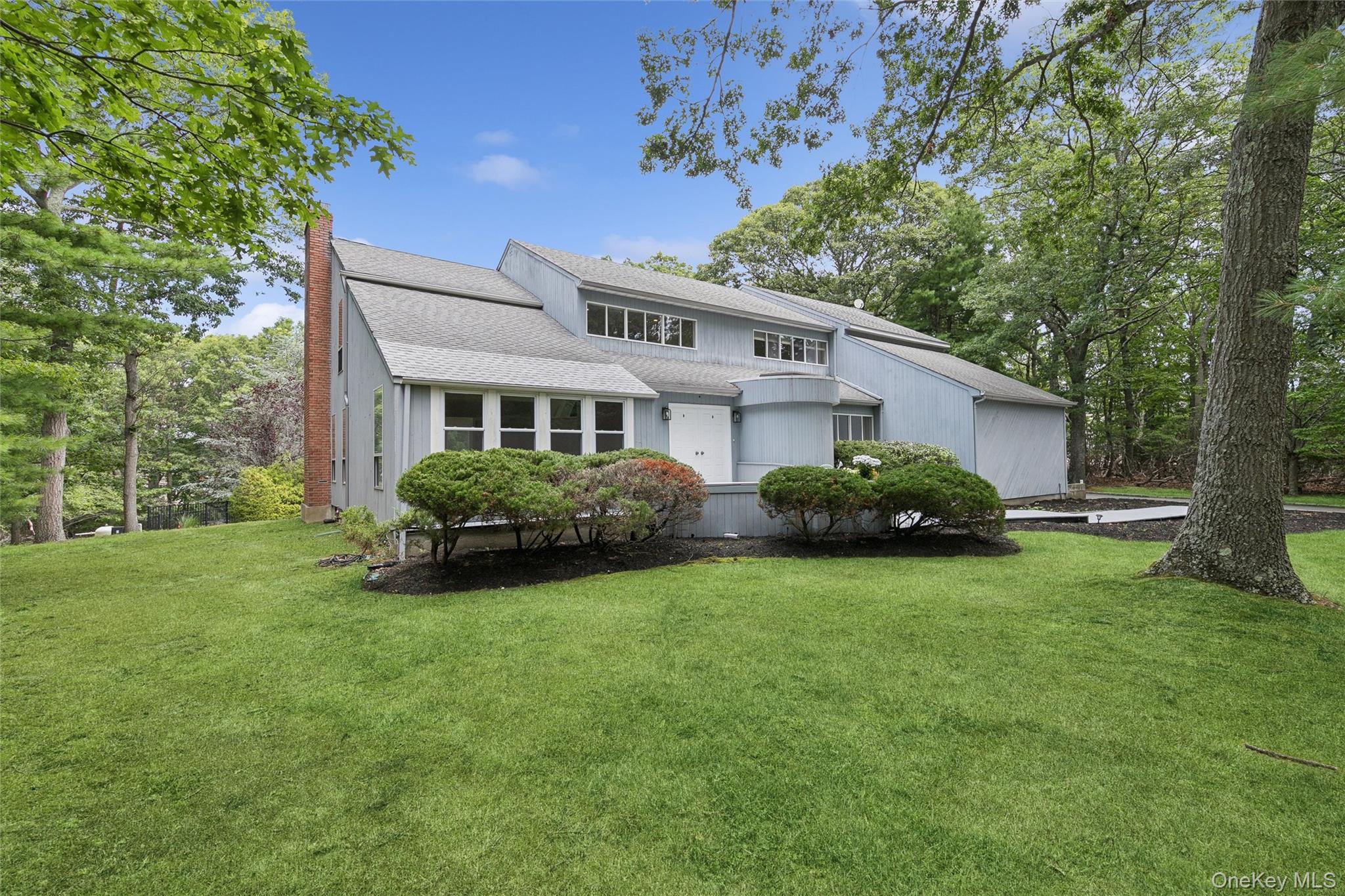 12 North Ridge Road – For Sale photo 2