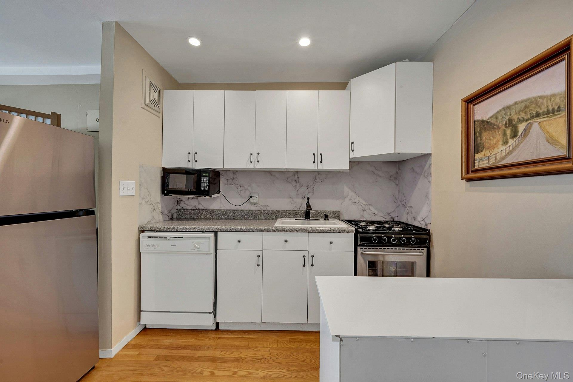 2221 Palmer Avenue, Unit 3G photo 5