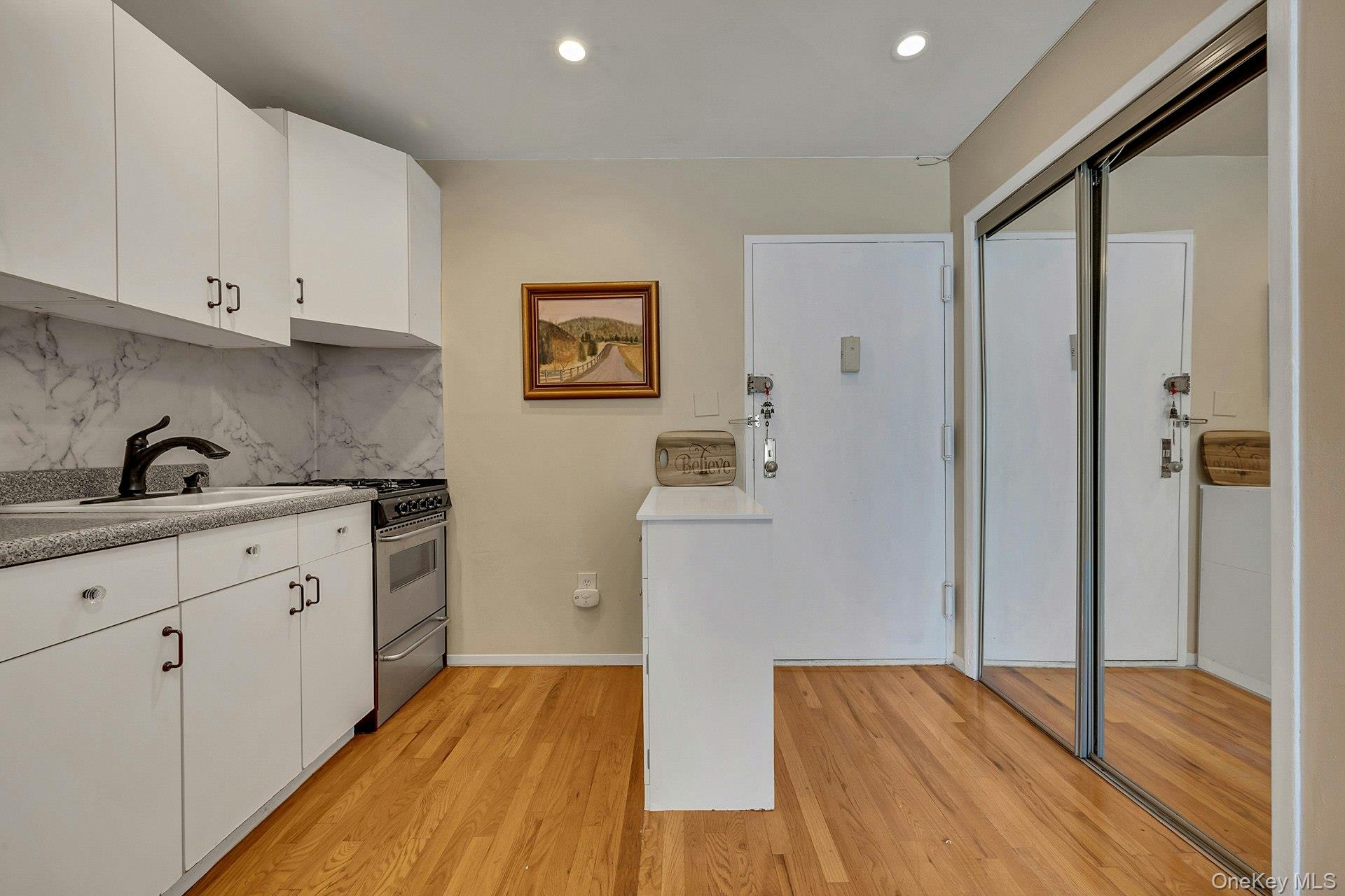 2221 Palmer Avenue, Unit 3G photo 3