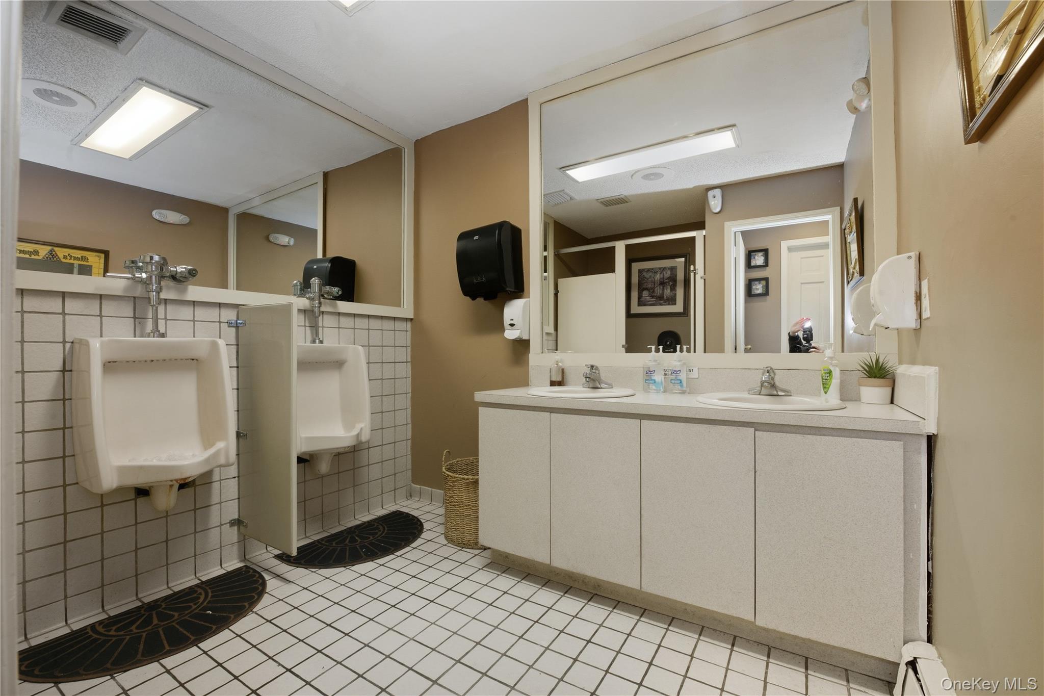 410 Merrick Road – For Sale photo 16