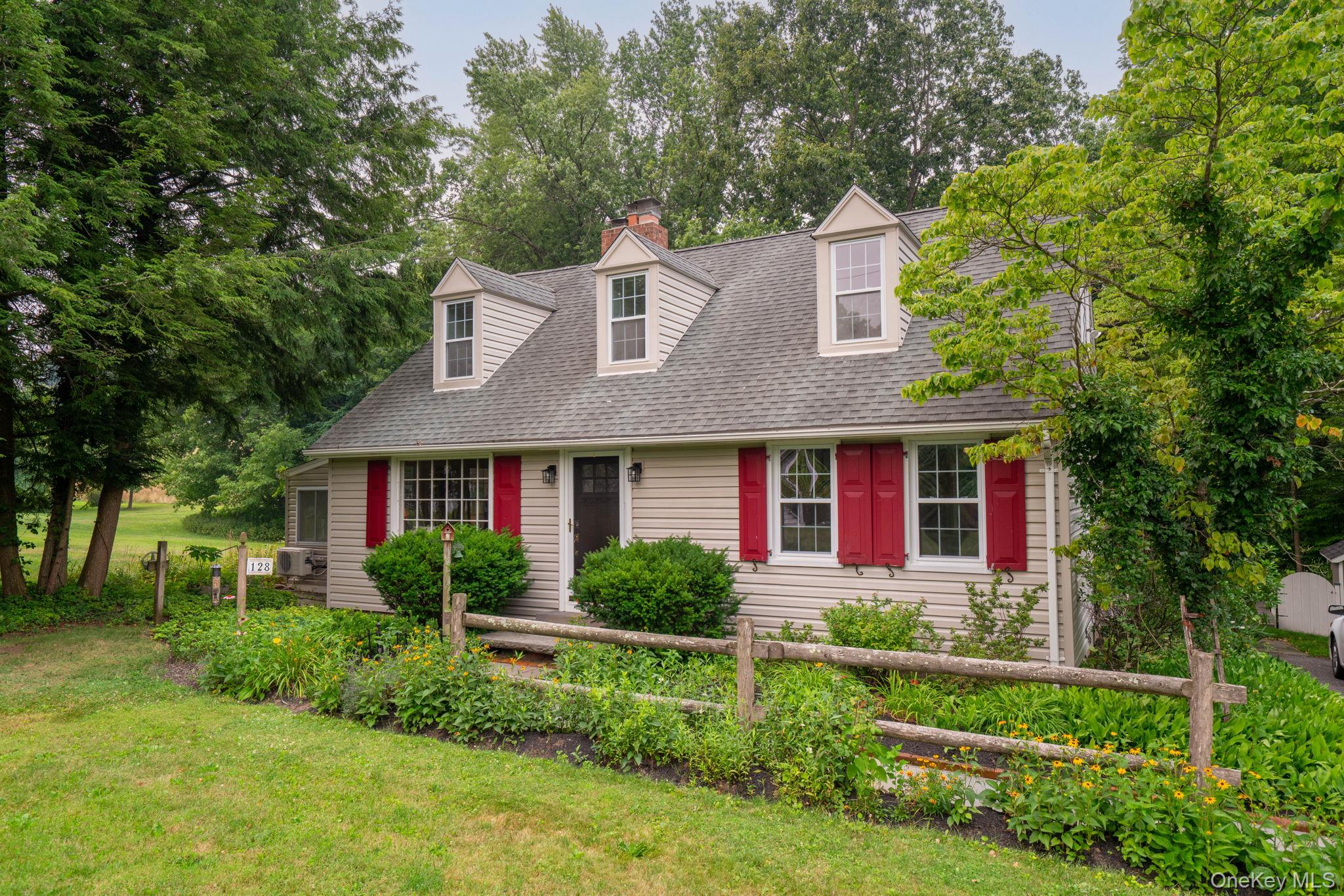 128 Rosa Lane – For Sale photo 3