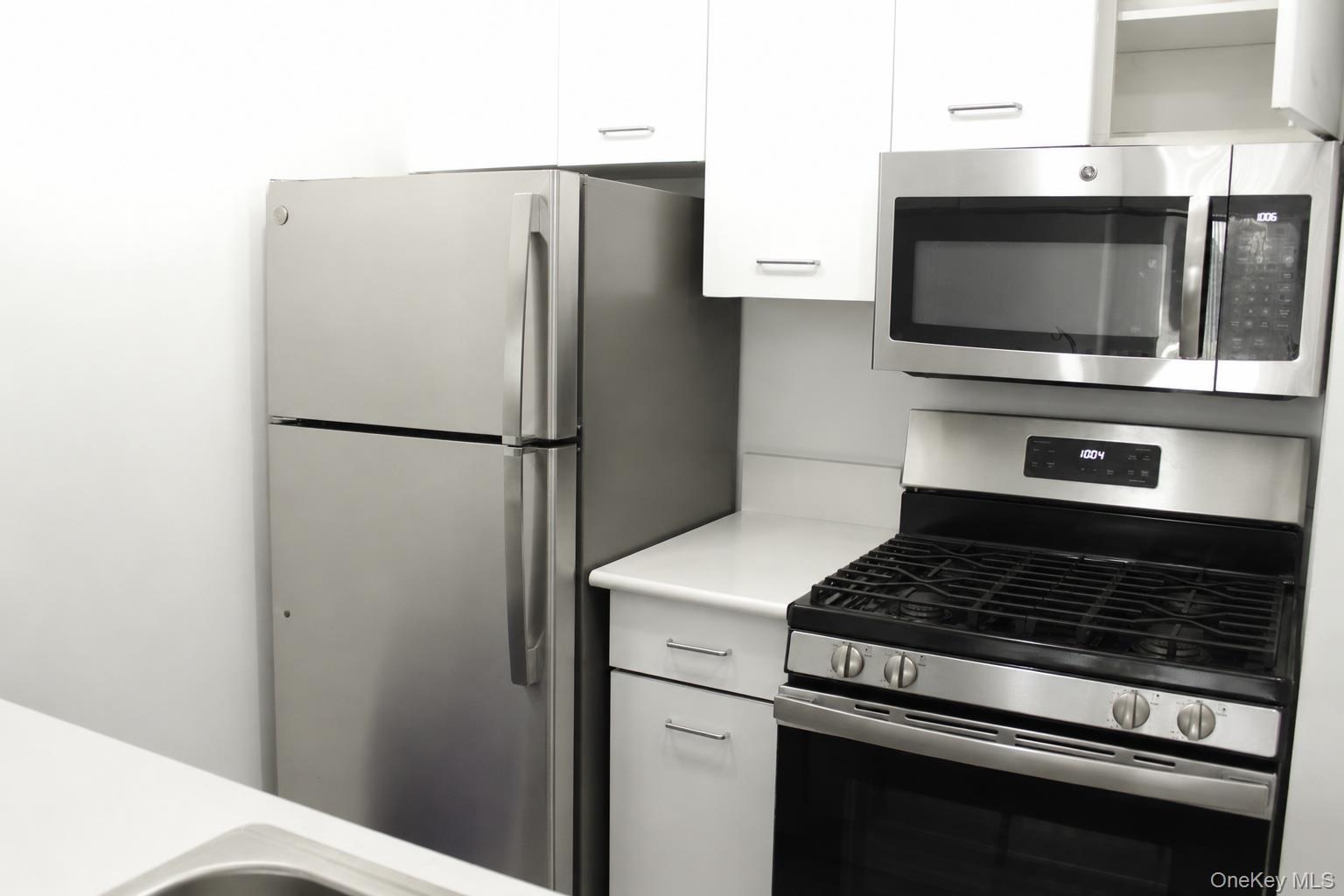 4 Martine Avenue, Unit 611 photo 5
