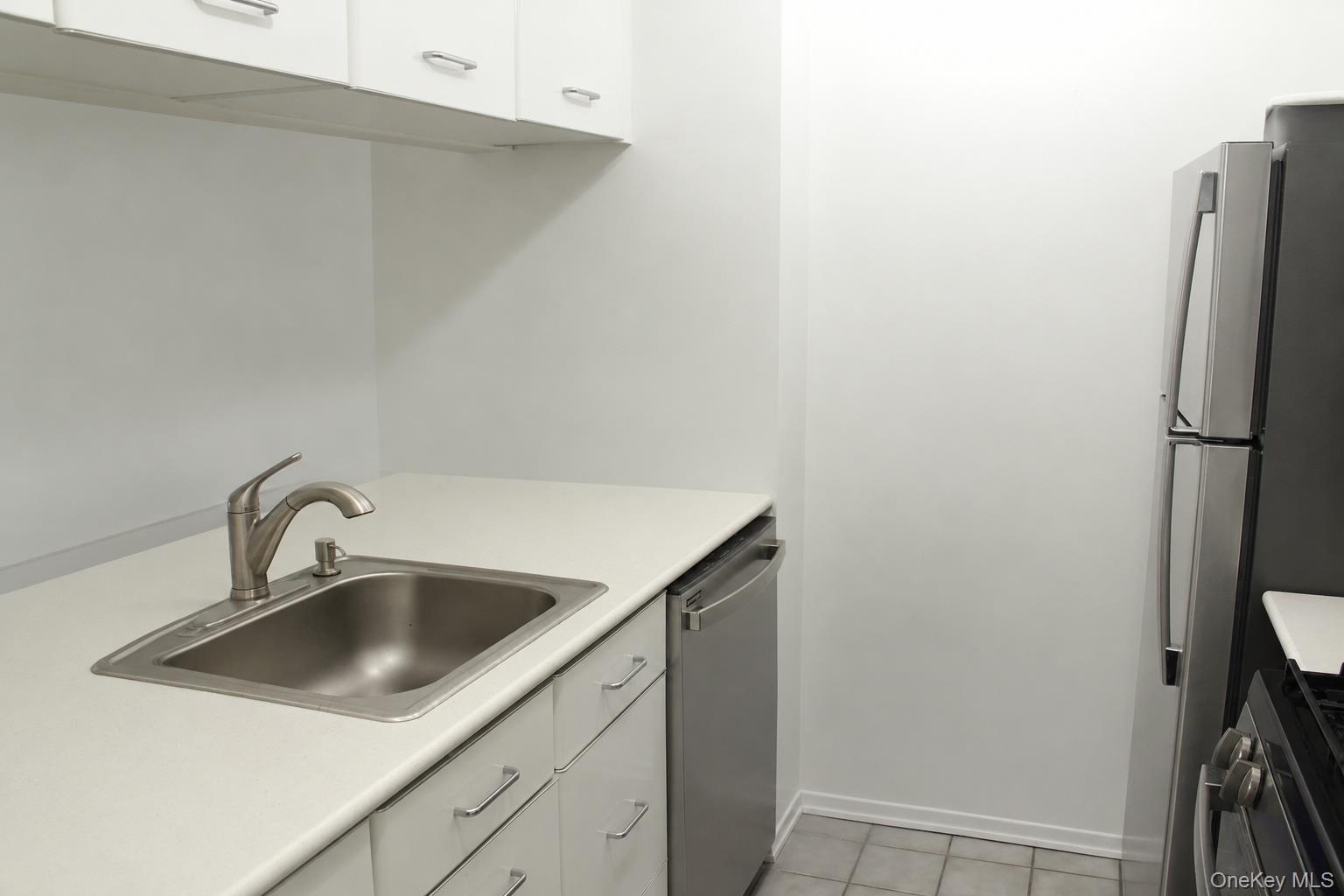 4 Martine Avenue, Unit 611 photo 6