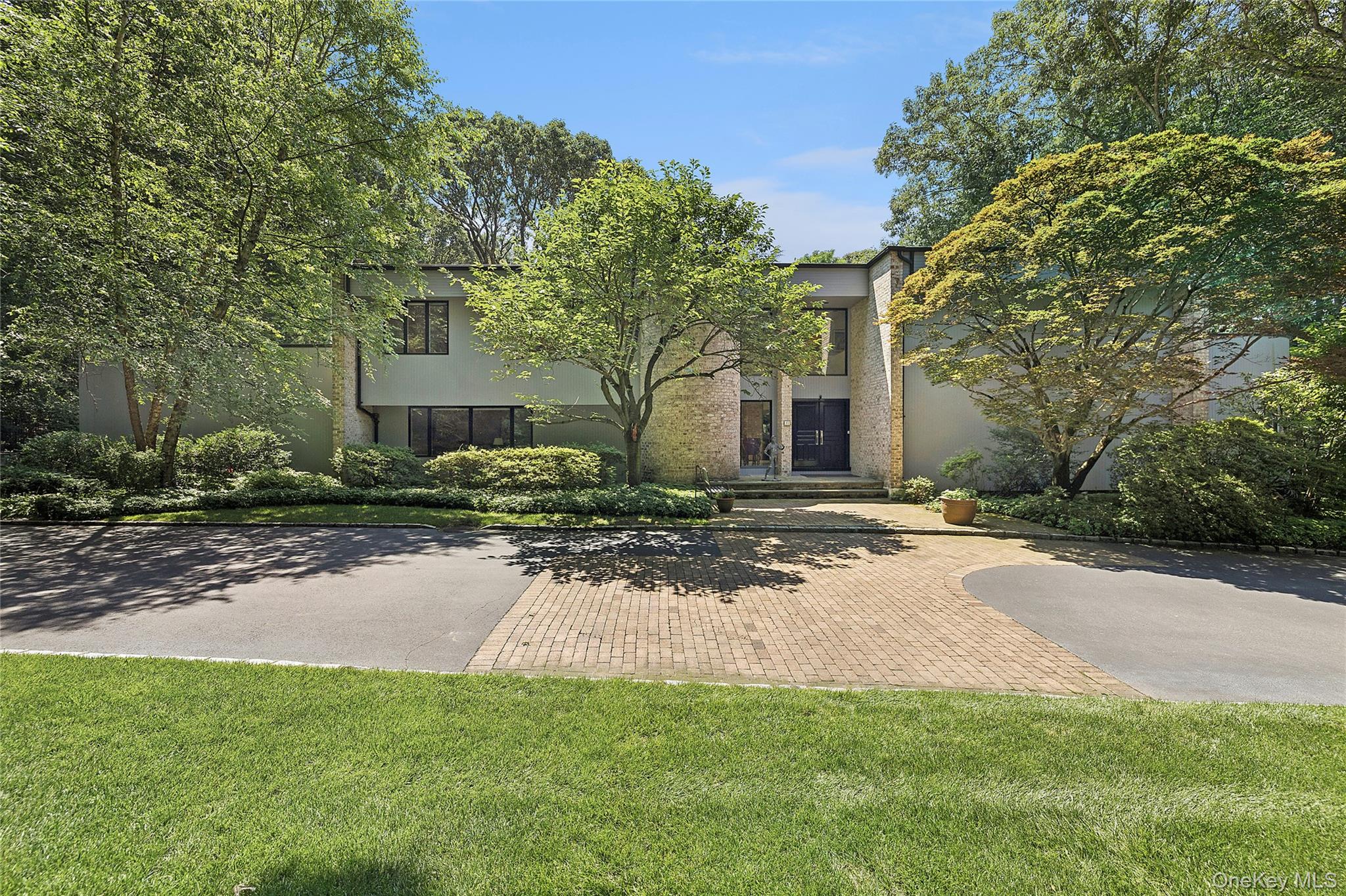 Image 1 of 32 for 17 Danton Lane N in Long Island, Oyster Bay, NY, 11560
