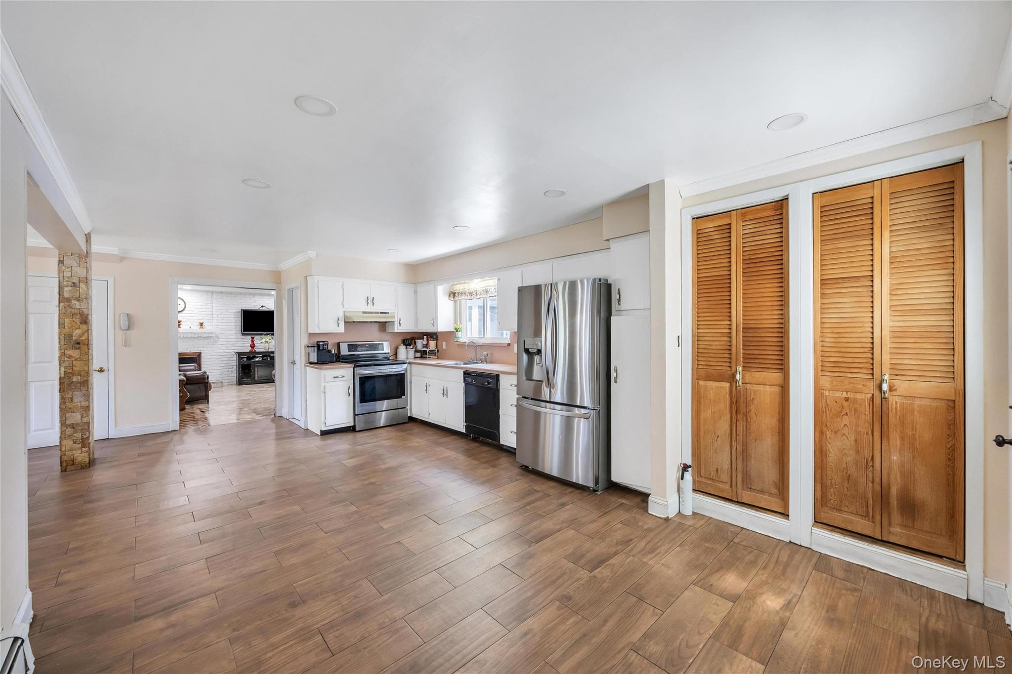 99 Schneider Lane – For Sale photo 25