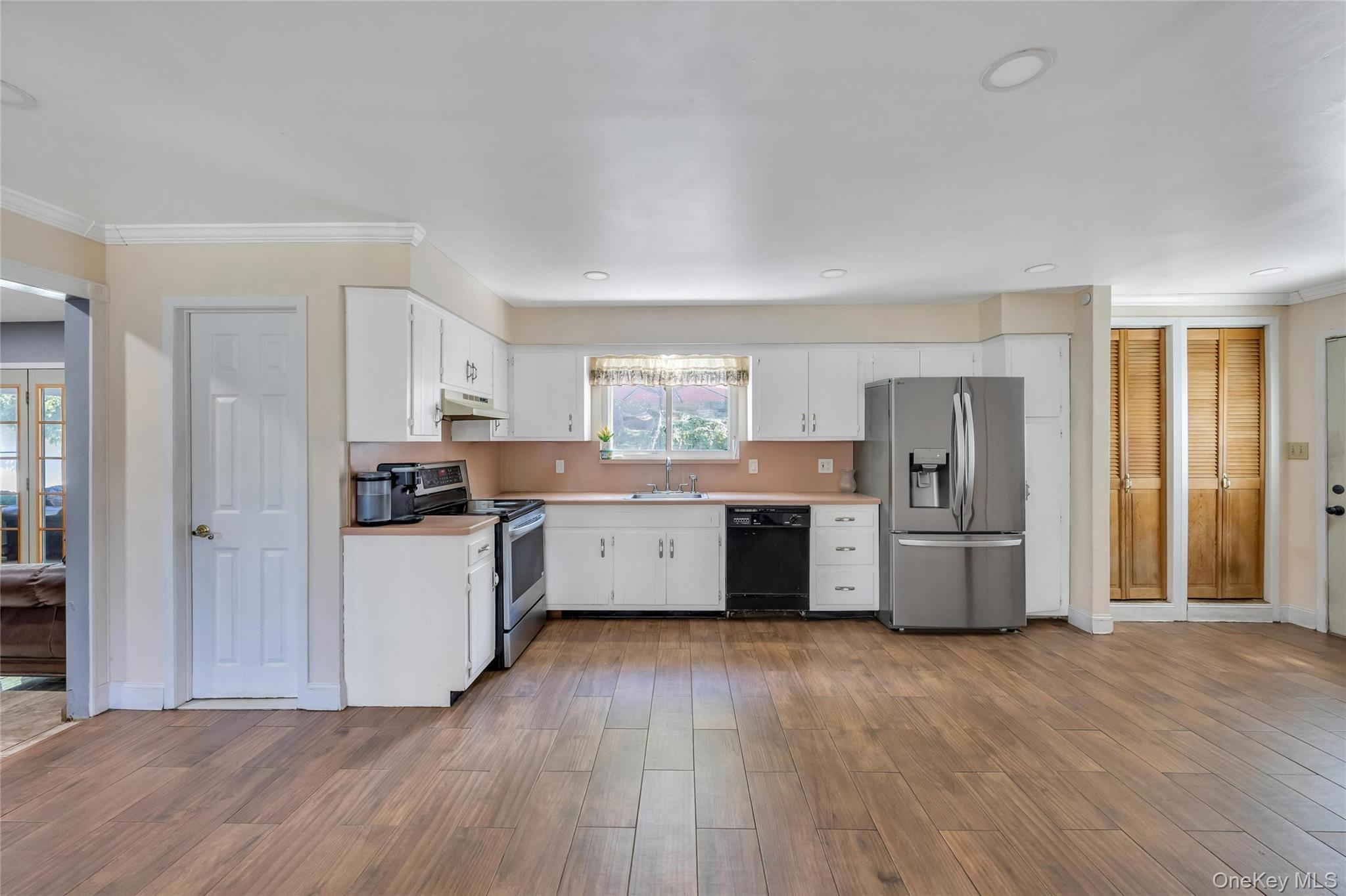 99 Schneider Lane – For Sale photo 27