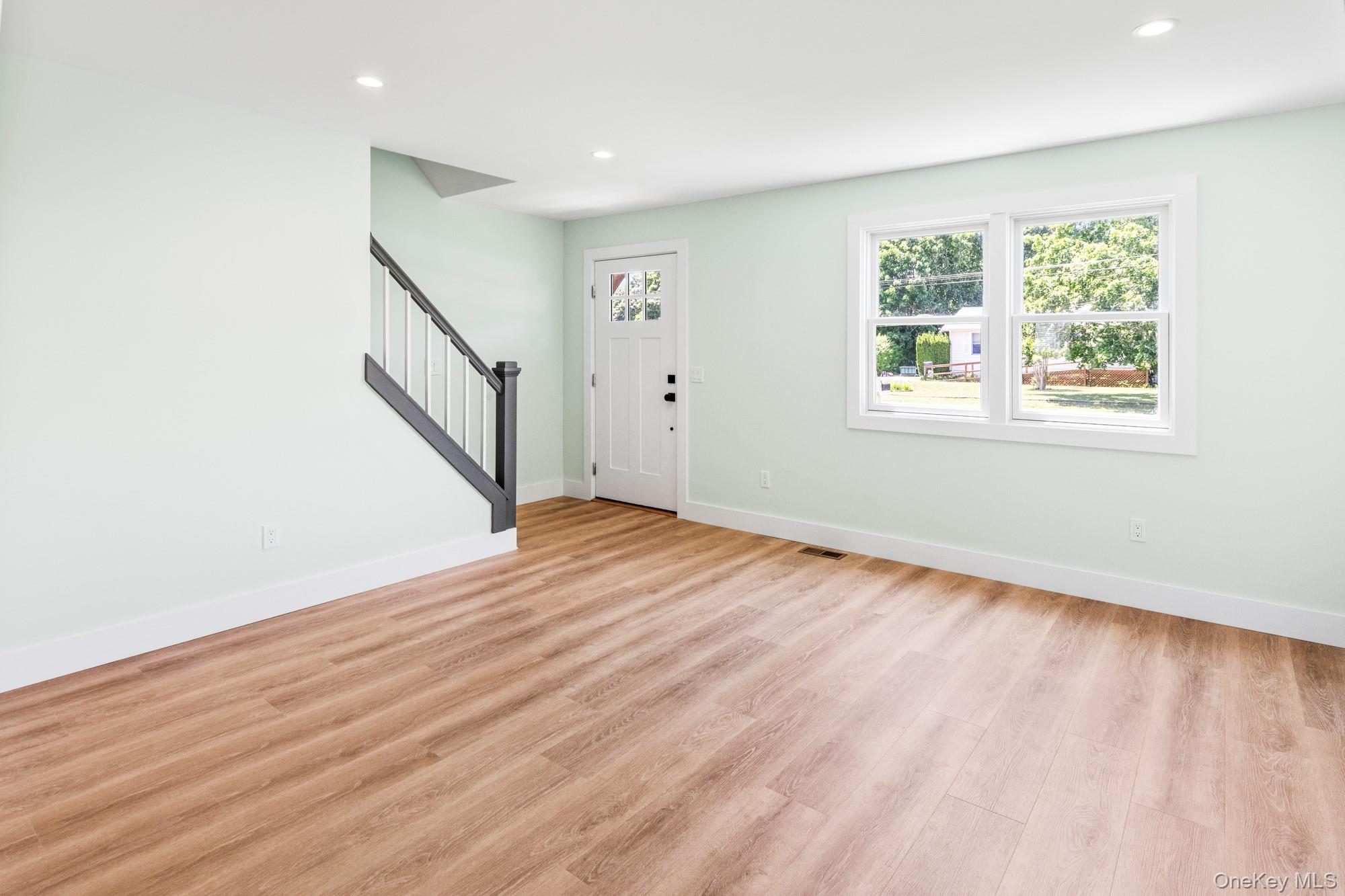 90 Sunrise Avenue – For Sale photo 11
