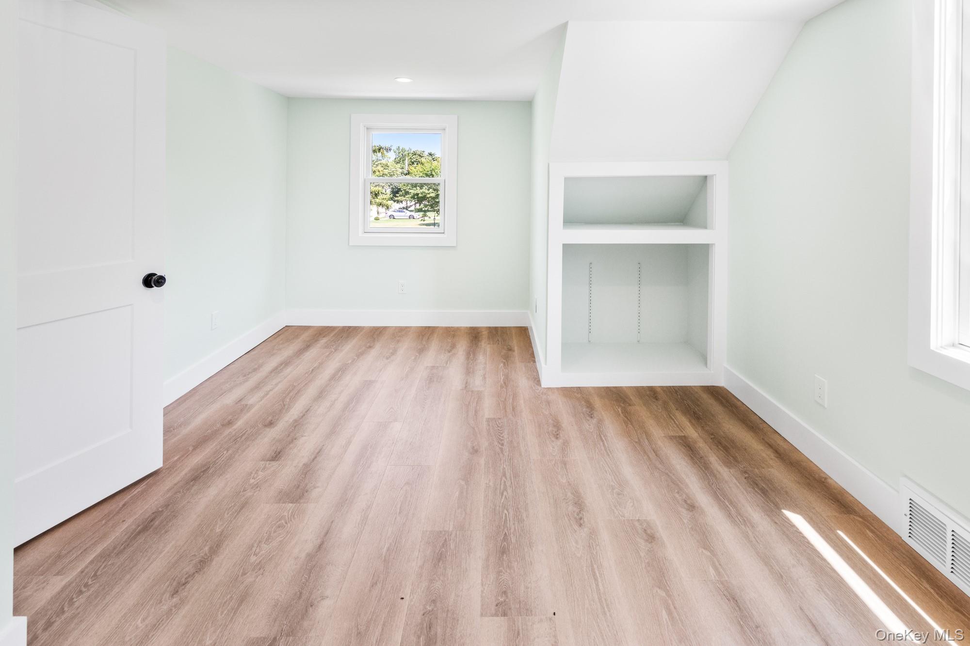 90 Sunrise Avenue – For Sale photo 25