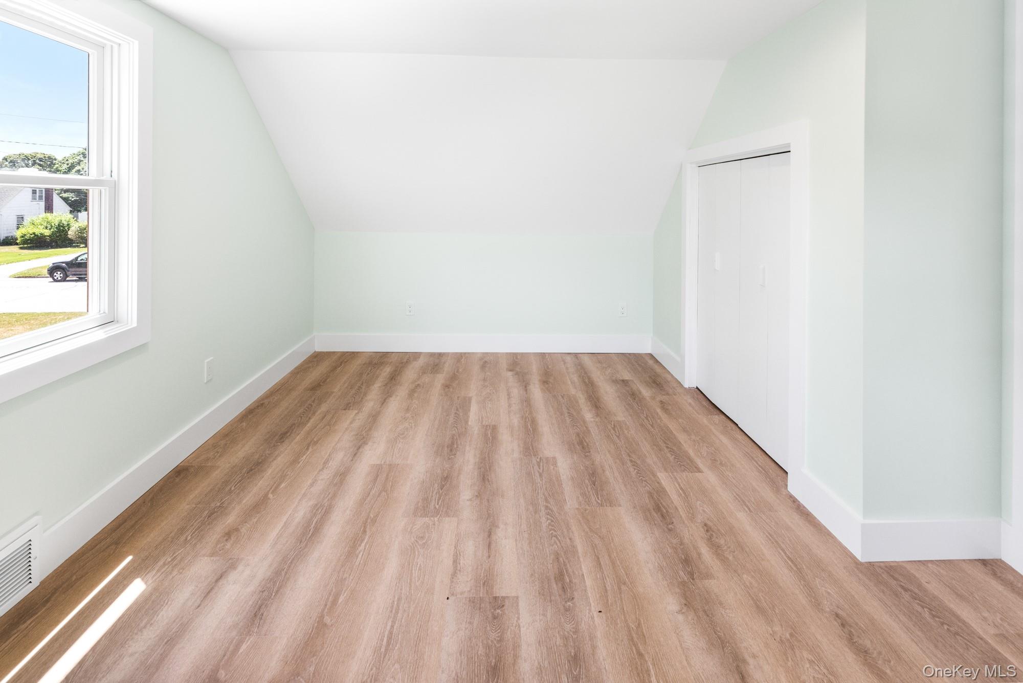 90 Sunrise Avenue – For Sale photo 23