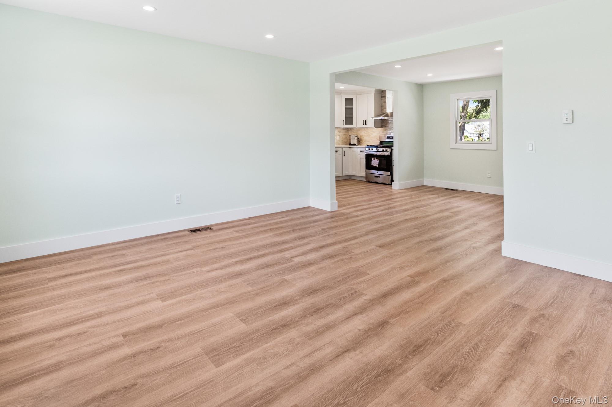 90 Sunrise Avenue – For Sale photo 15