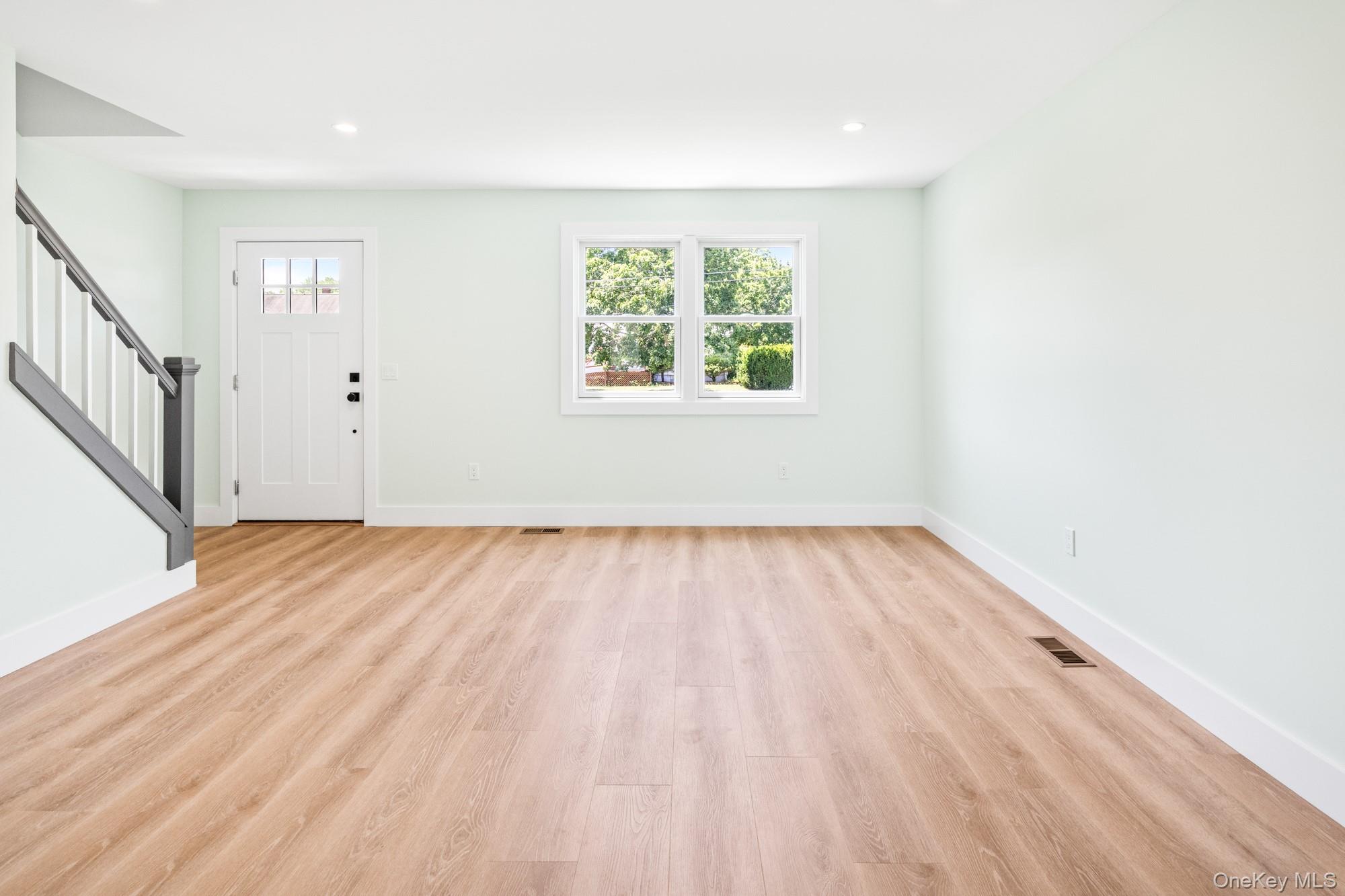 90 Sunrise Avenue – For Sale photo 12