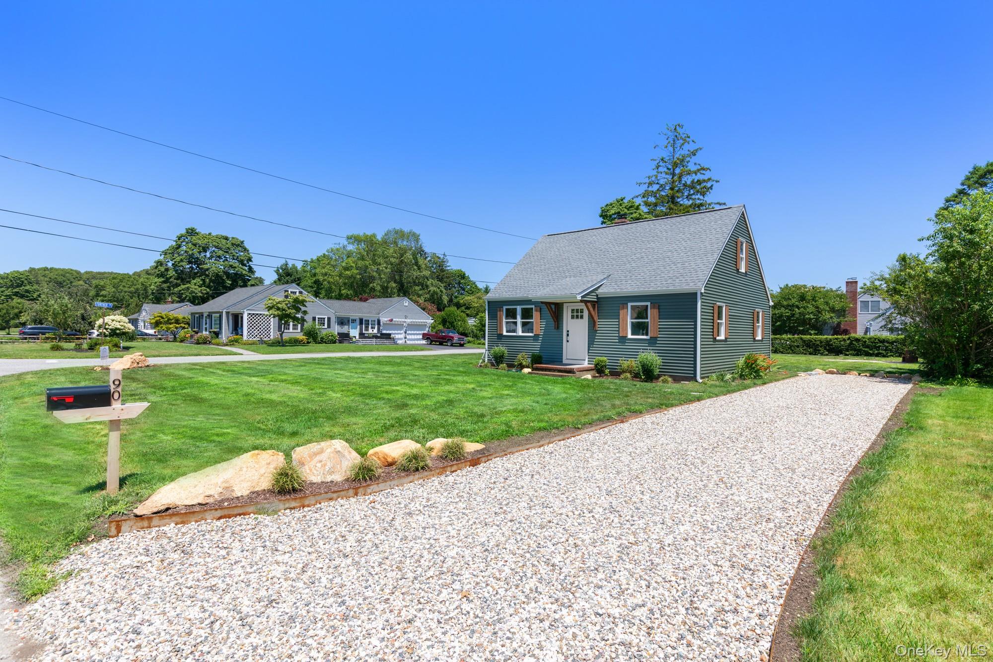90 Sunrise Avenue – For Sale photo 3