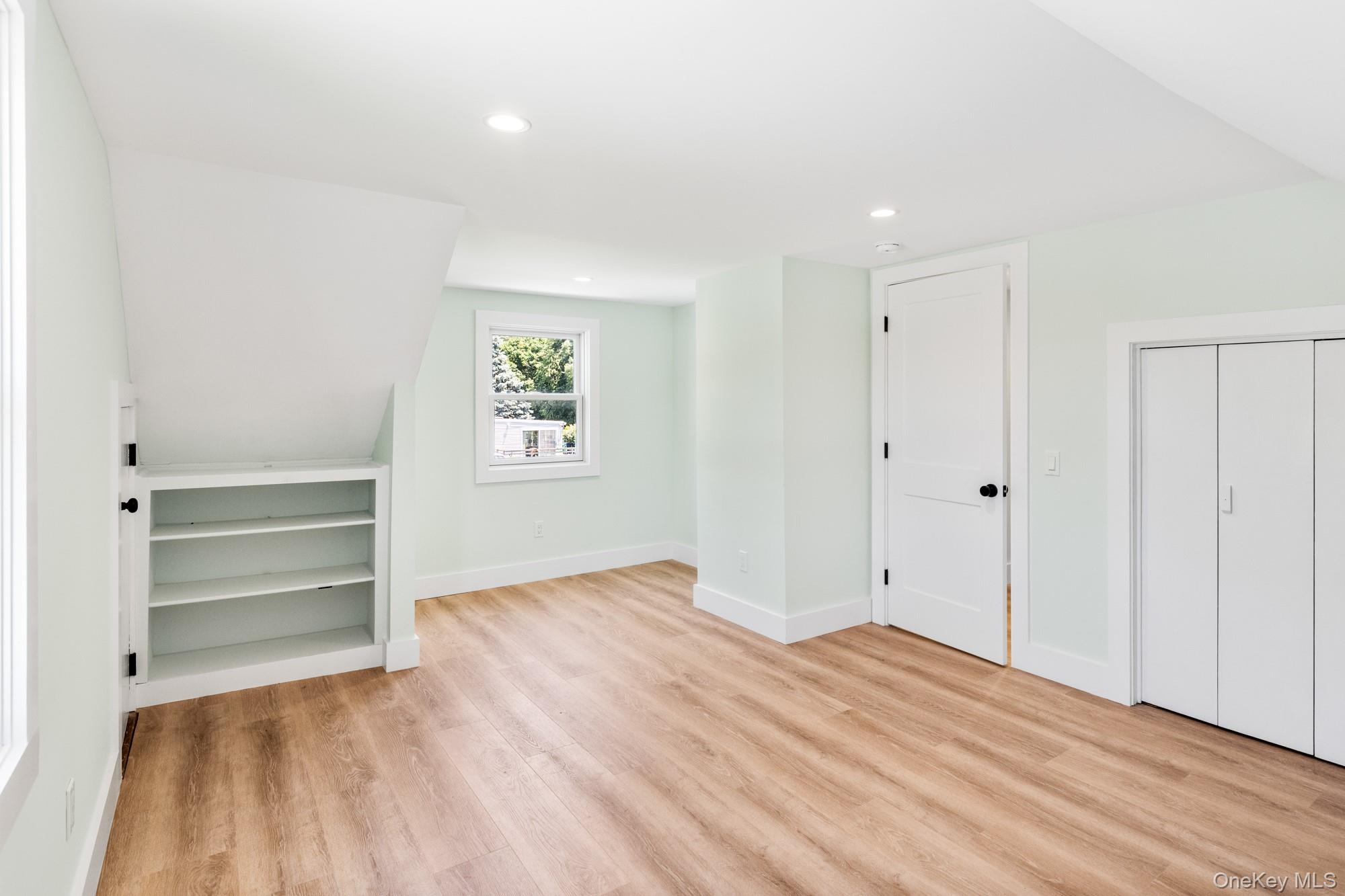 90 Sunrise Avenue – For Sale photo 30