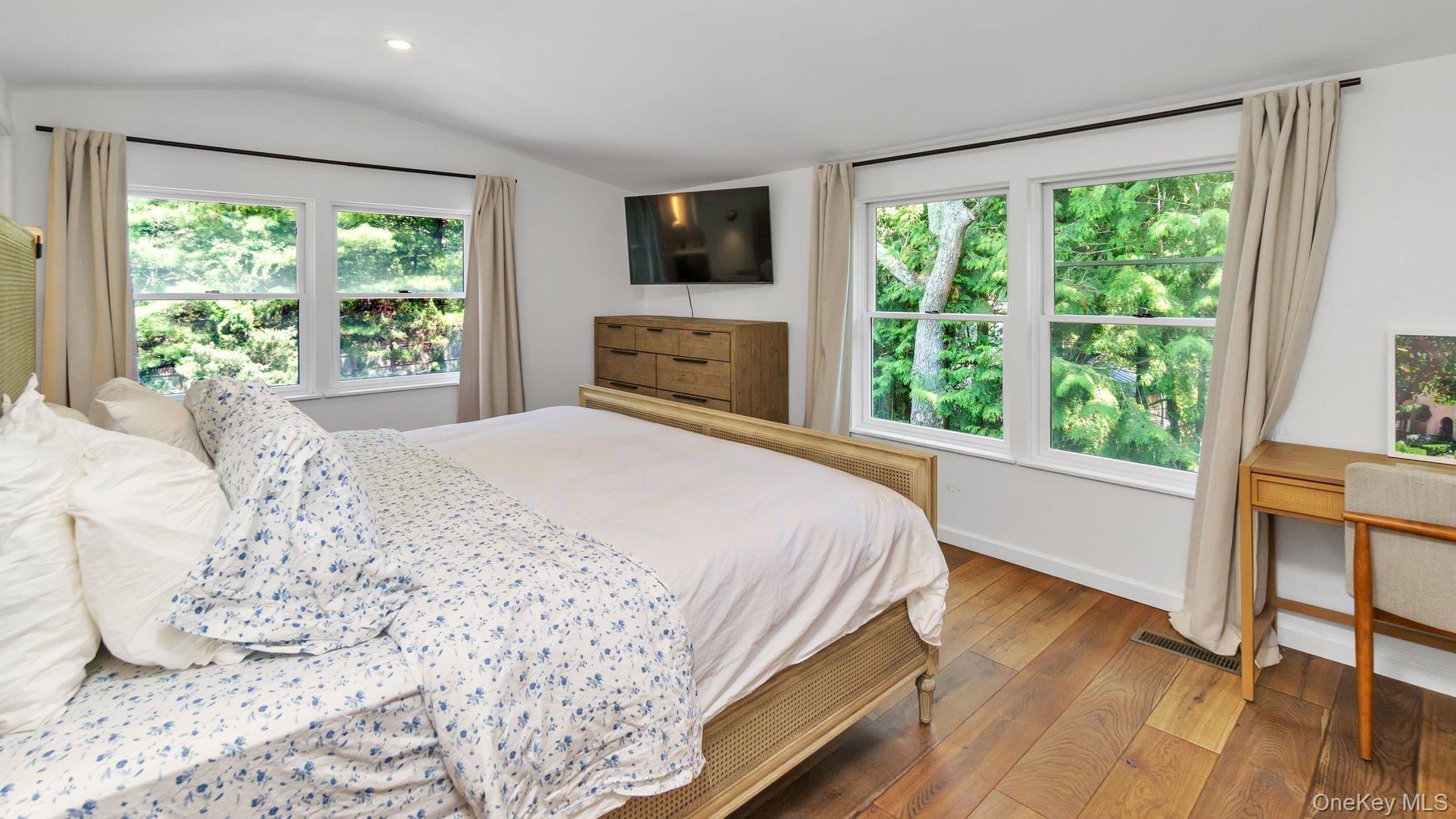 18 Bay View Road – For Rent photo 36