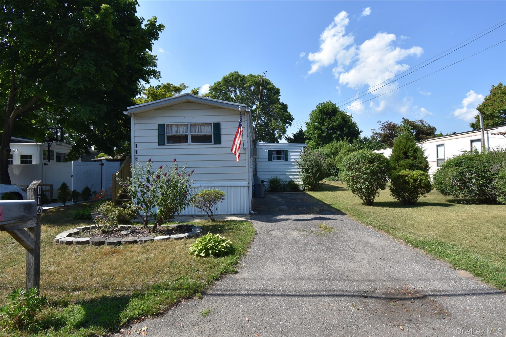 116 Lincoln Avenue – For Sale photo 2