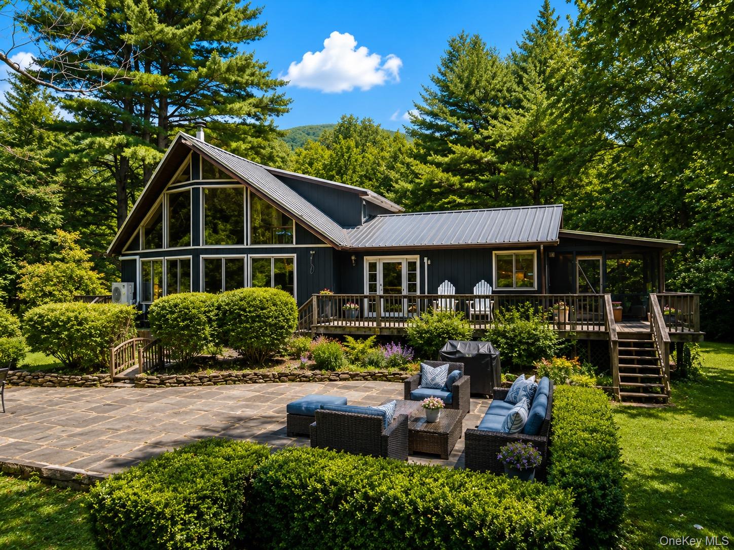 284 Mountain Pass – For Sale photo 2