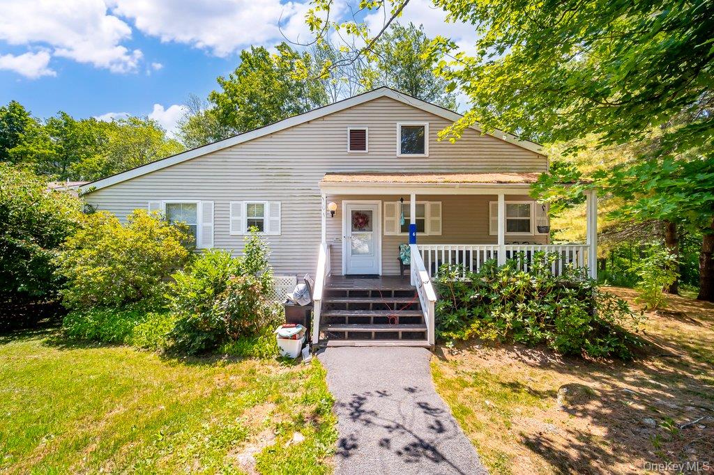 6 Racine Court – For Sale