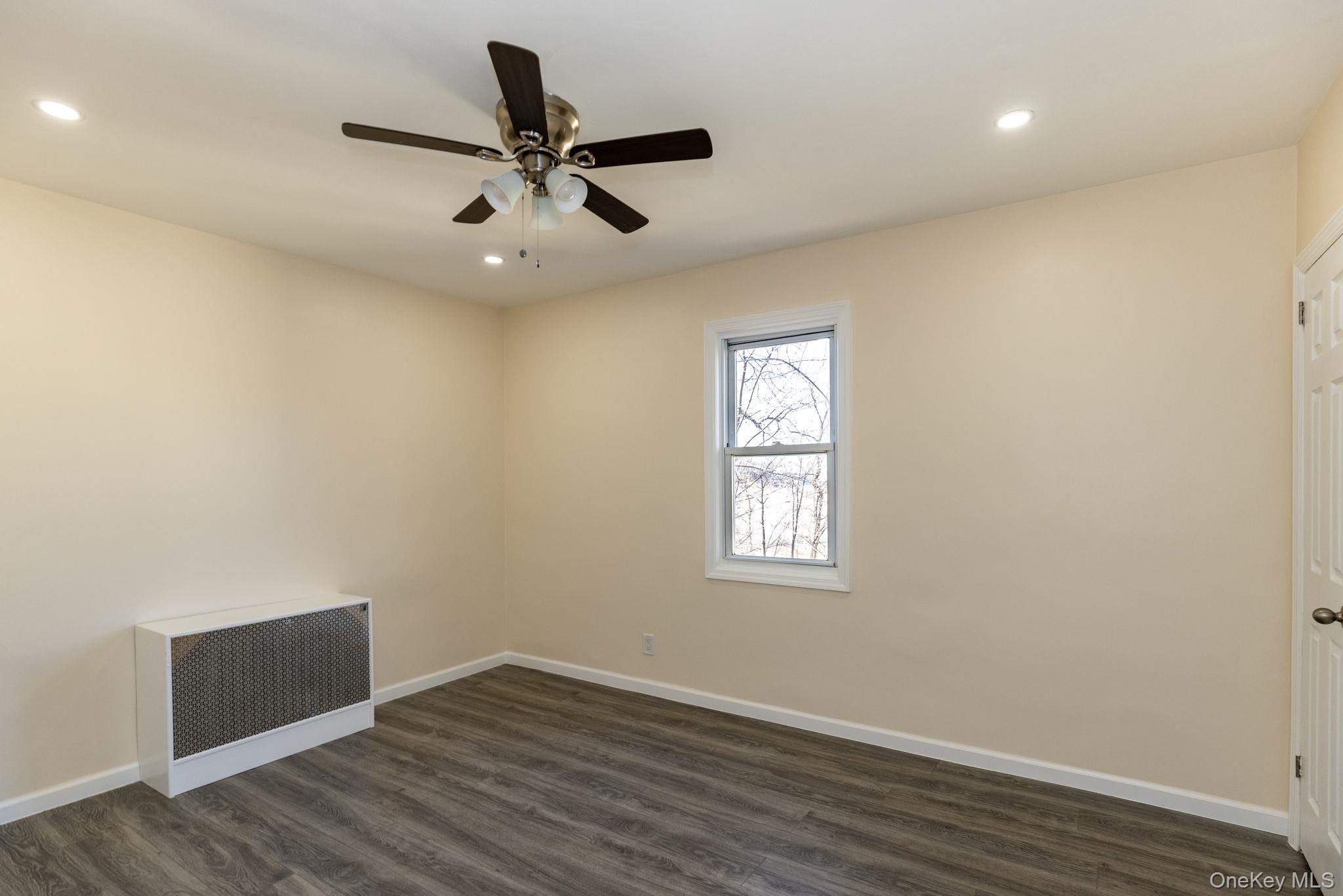 13 Knoll Place – For Sale photo 3