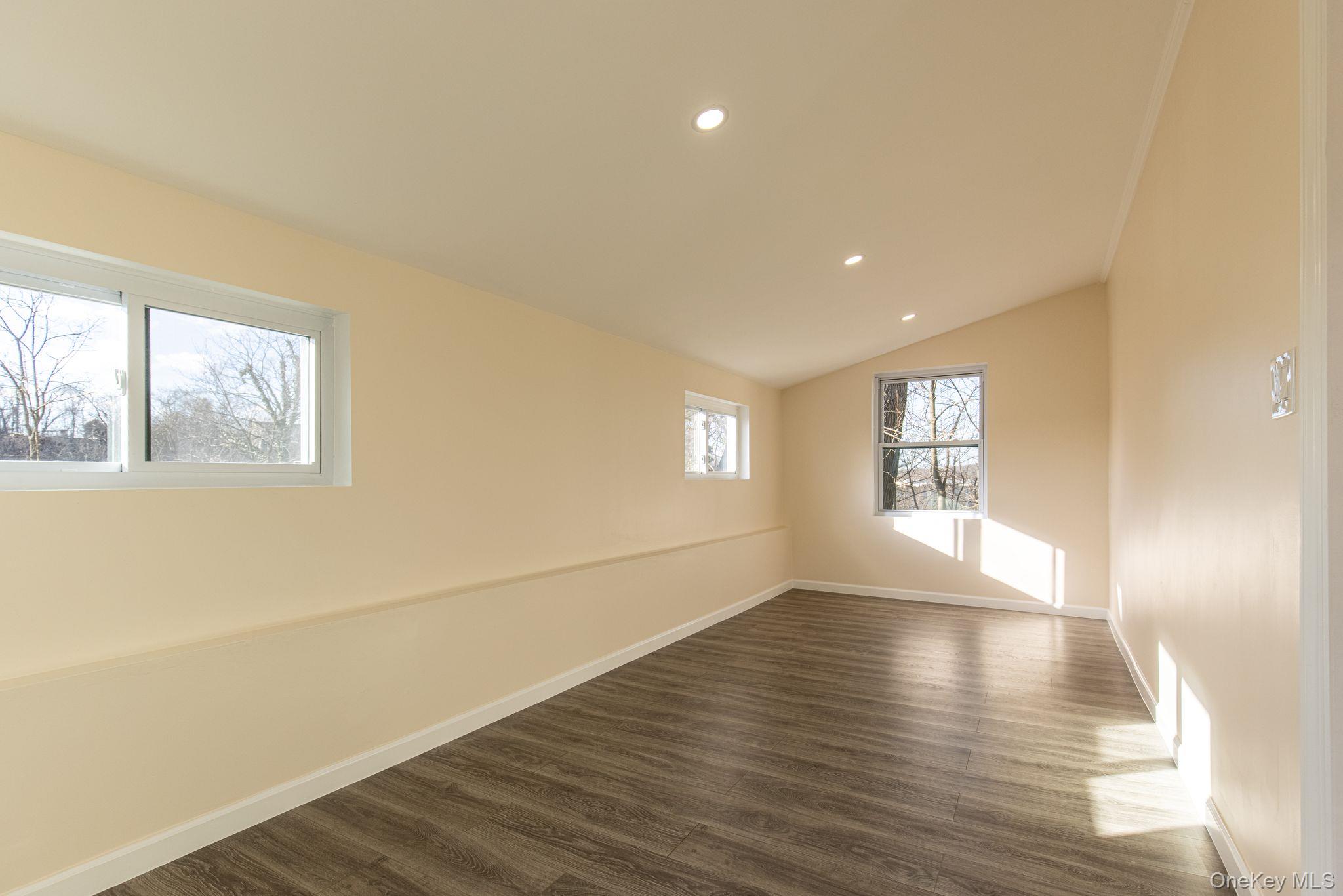 13 Knoll Place – For Sale photo 10