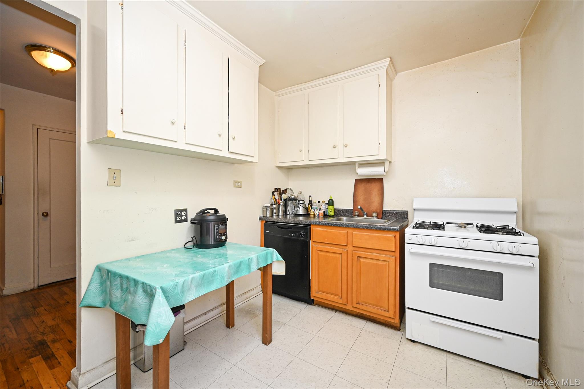 99-63 66 Avenue, Unit A9 photo 12