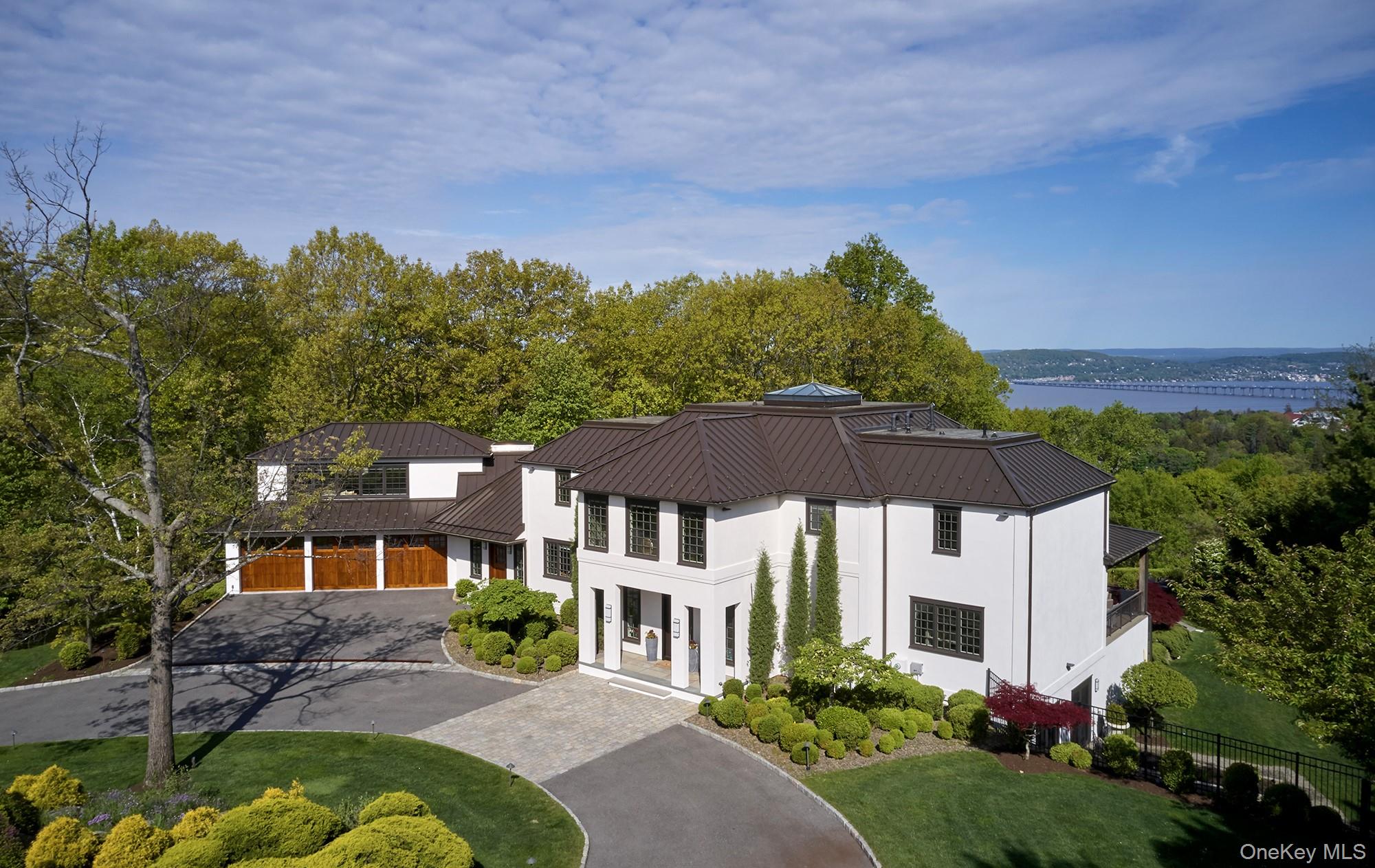 4 Riverview Court