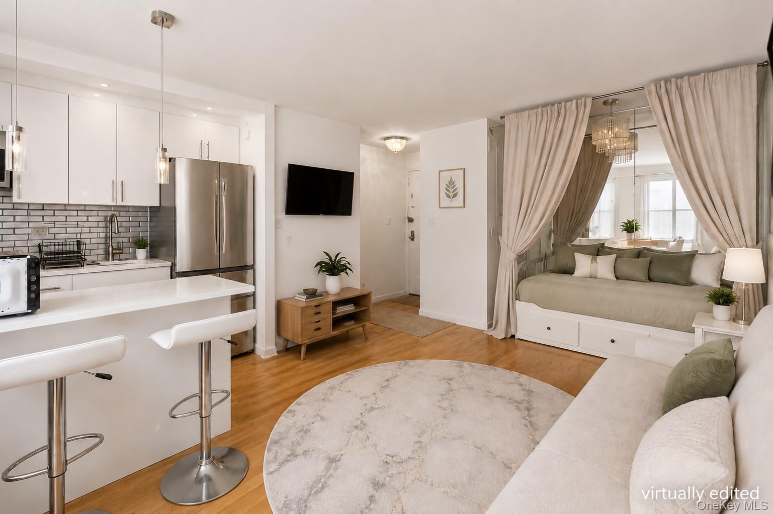 72-61 113th Forest Hills Street, Unit 5B photo 4