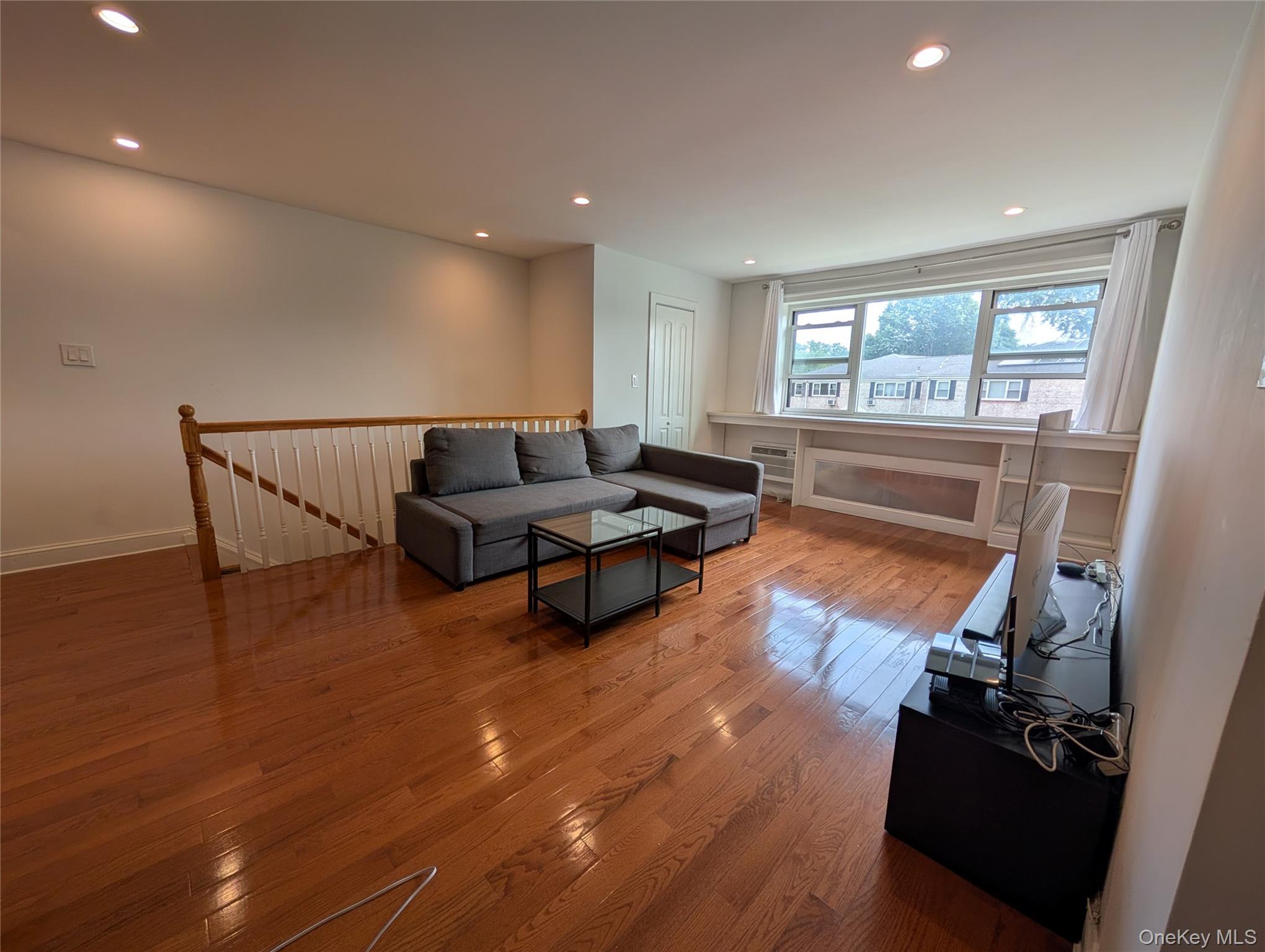15048 Jewel Avenue, Unit 70B photo 4