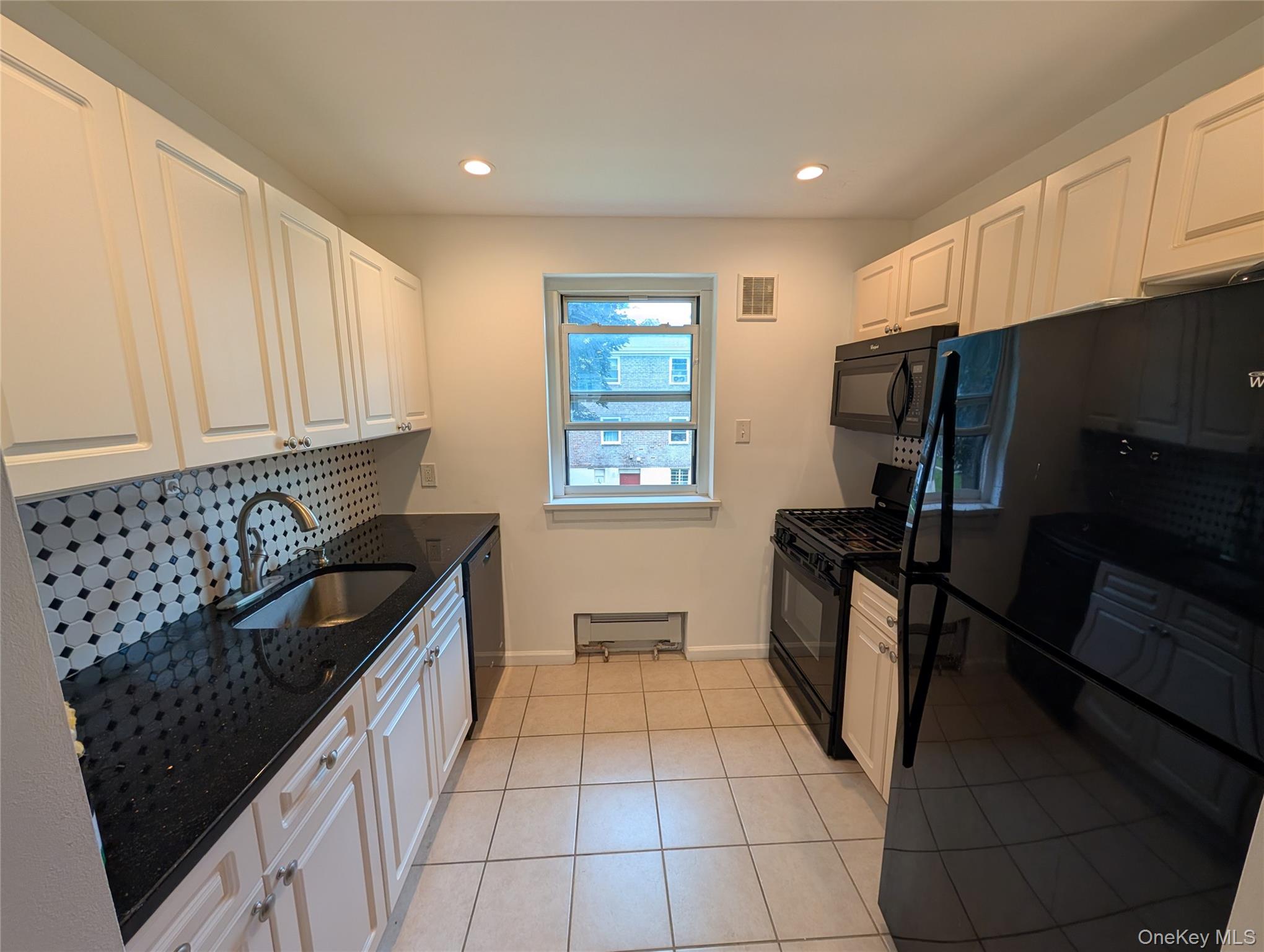 15048 Jewel Avenue, Unit 70B photo 6