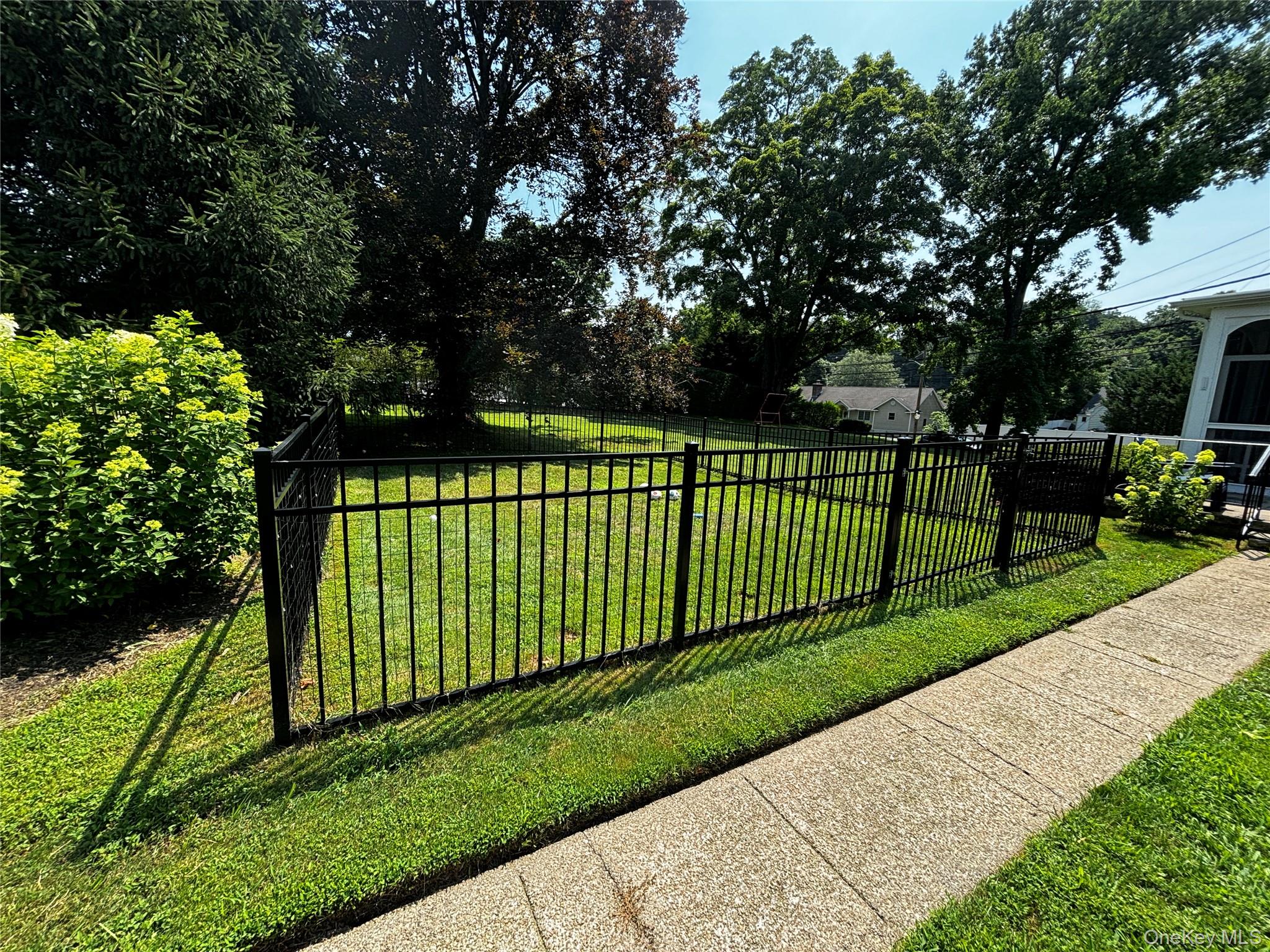 160 W Neck Road – For Rent photo 3