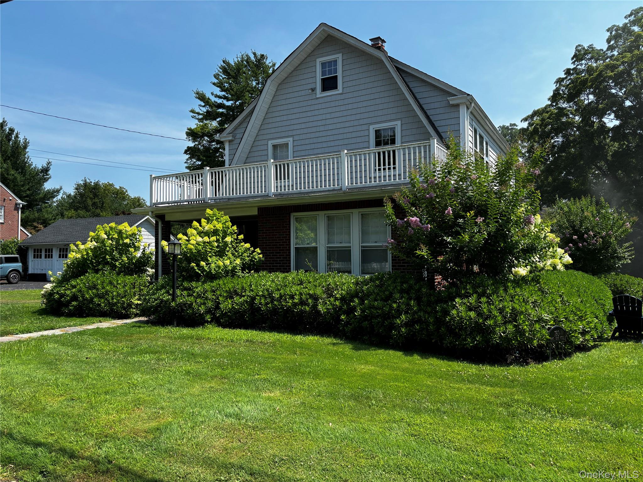 160 W Neck Road – For Rent photo 6
