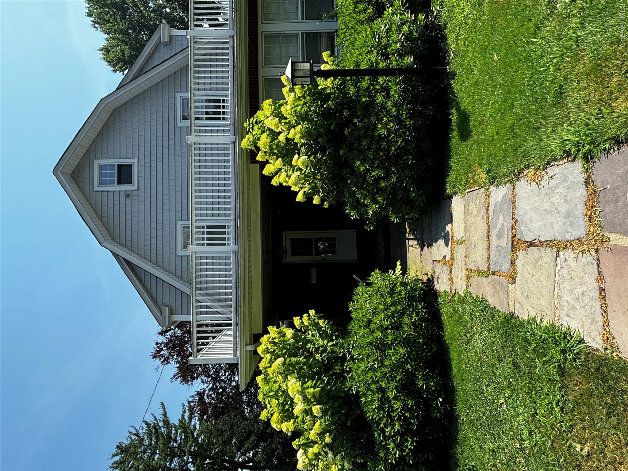 160 W Neck Road – For Rent photo 5