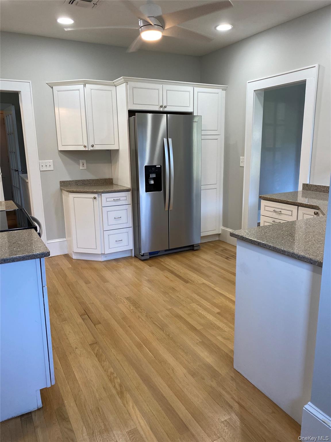160 W Neck Road – For Rent photo 8