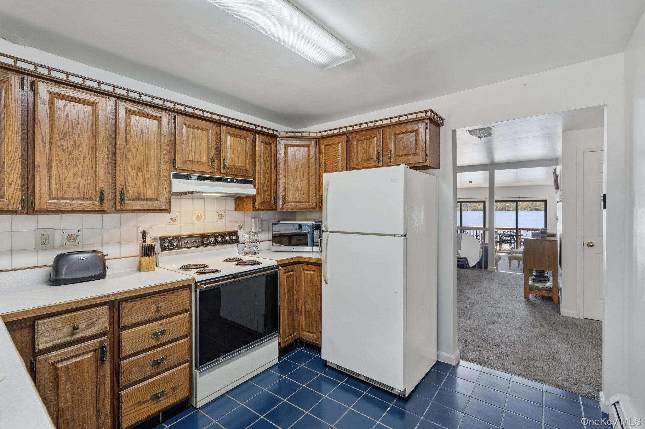 194 Jersey Avenue, Unit E photo 5