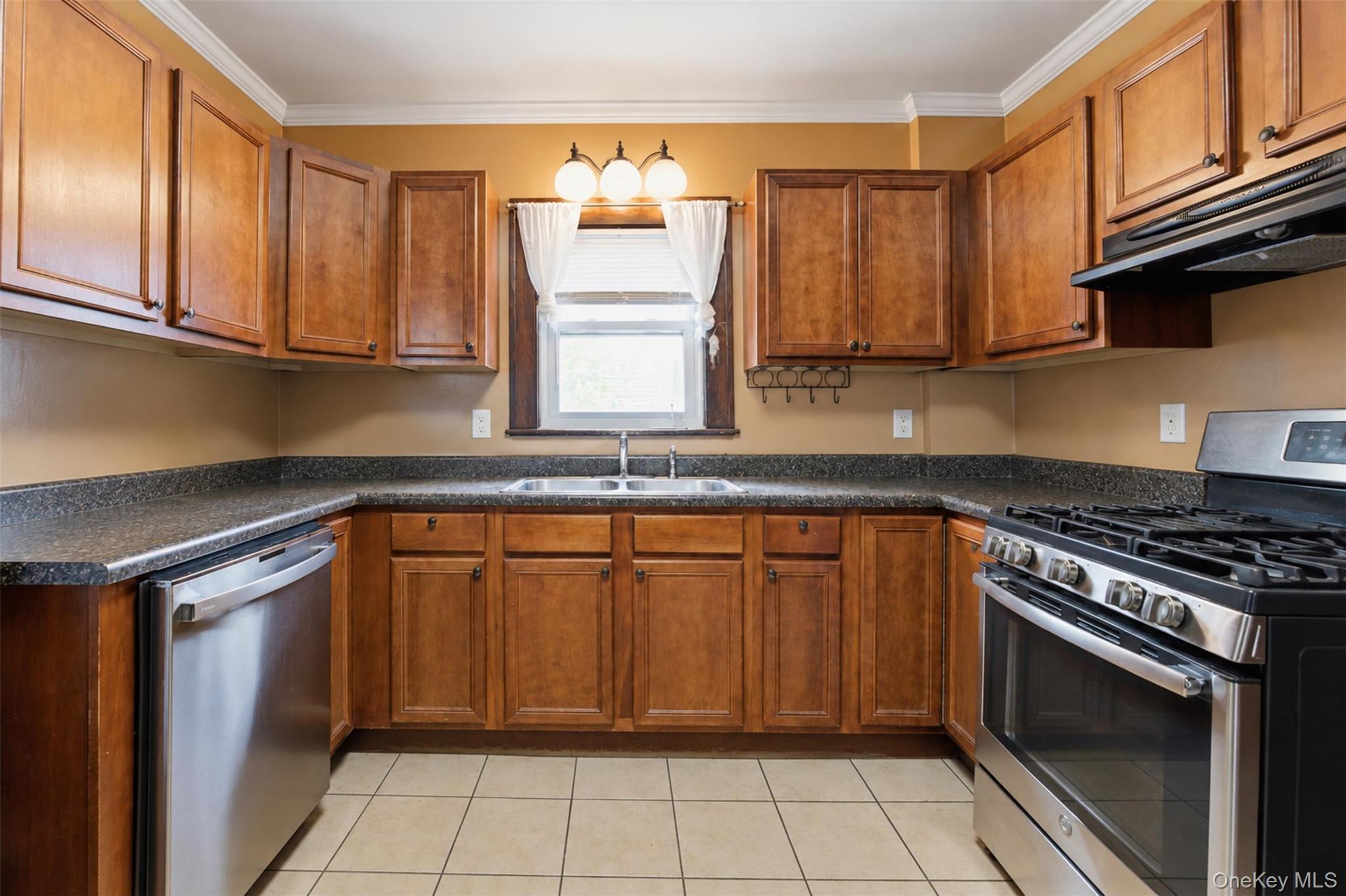 13 Columbia Avenue – For Sale photo 2