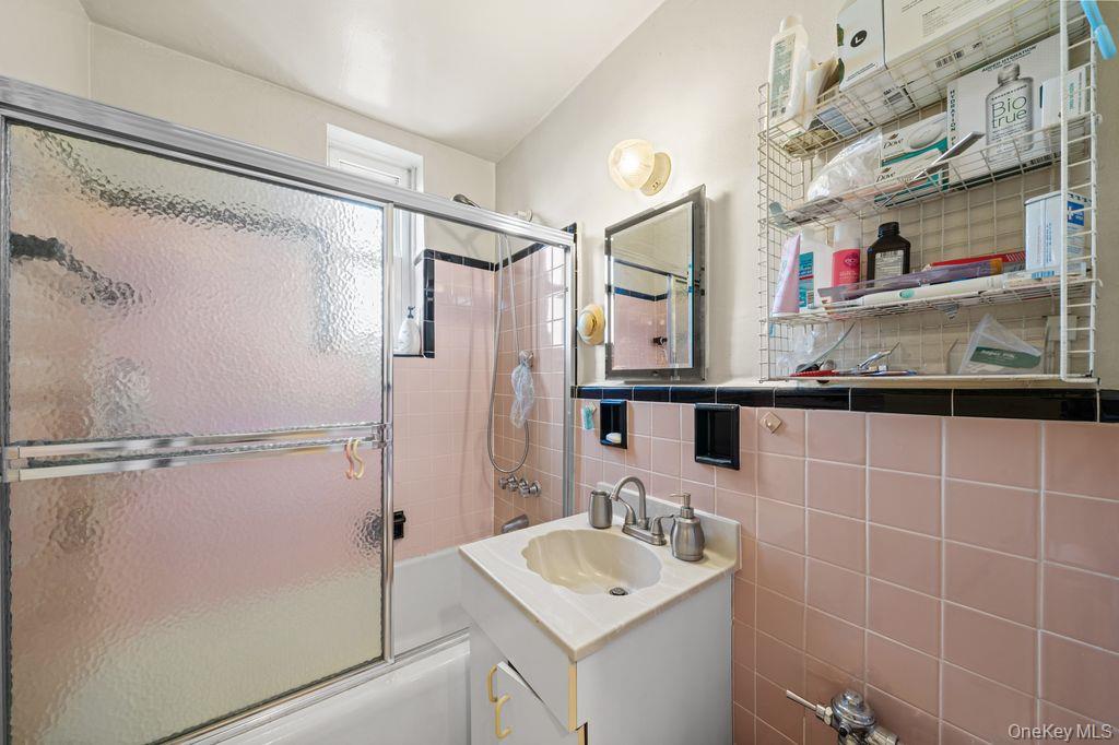 31-85 Crescent Street, Unit 608 photo 12