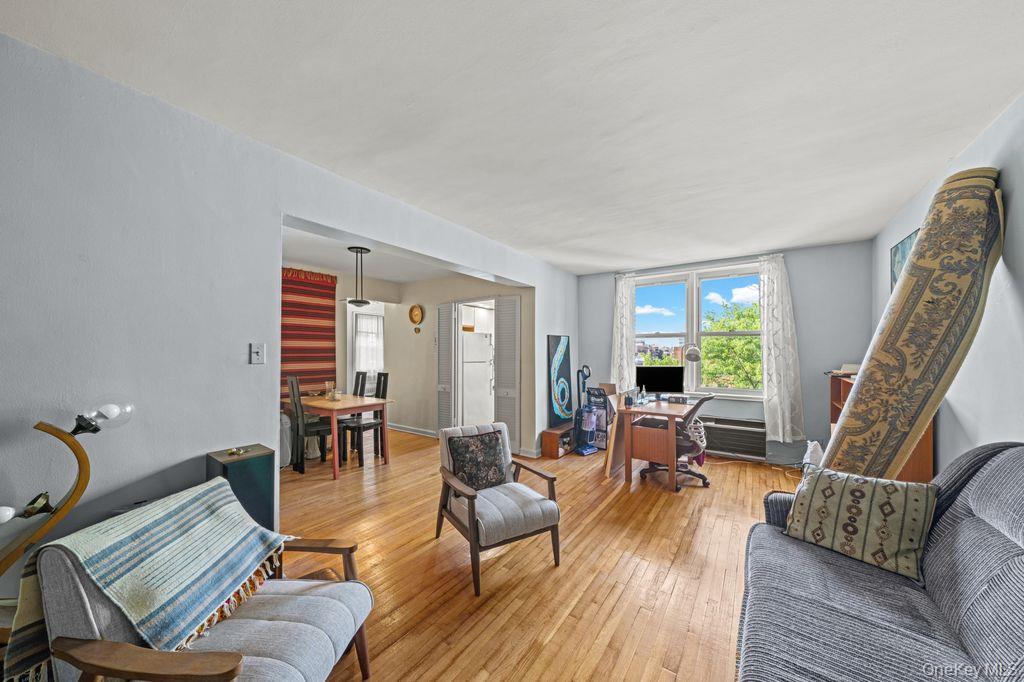 31-85 Crescent Street, Unit 608 photo 11