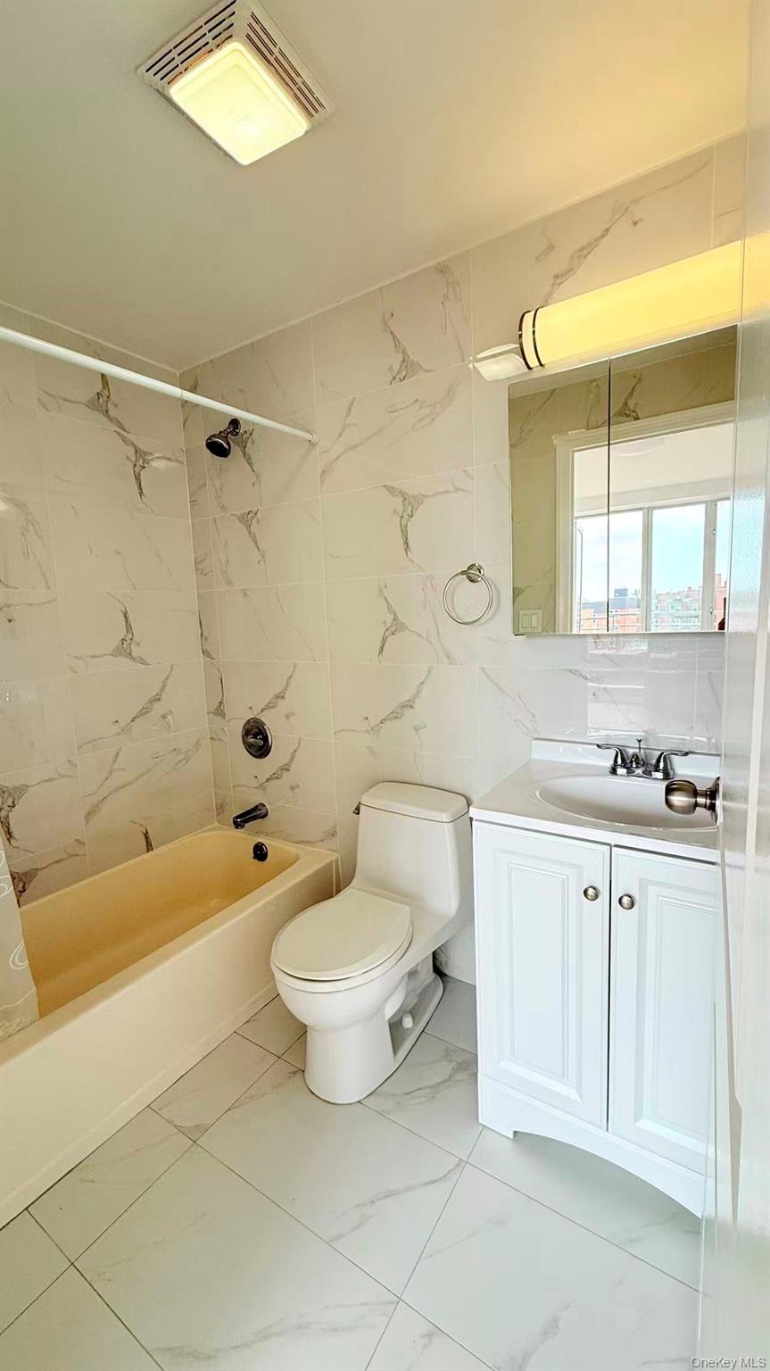 38-34 Parsons Boulevard, Unit PH-D photo 8